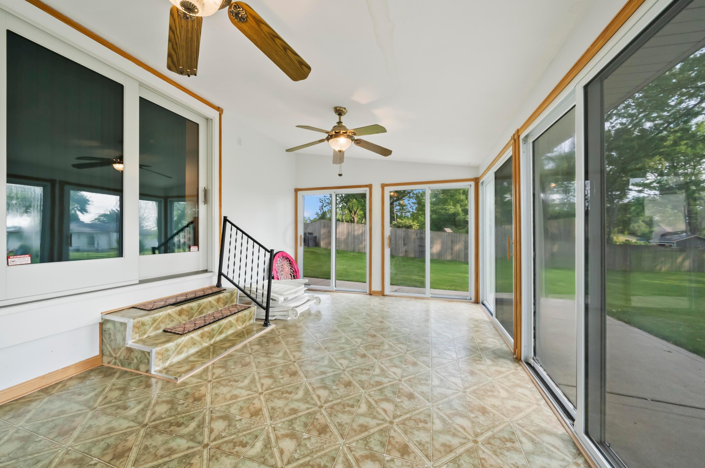 611 Jonsol Ct, Columbus OH  43230-3115 exterior