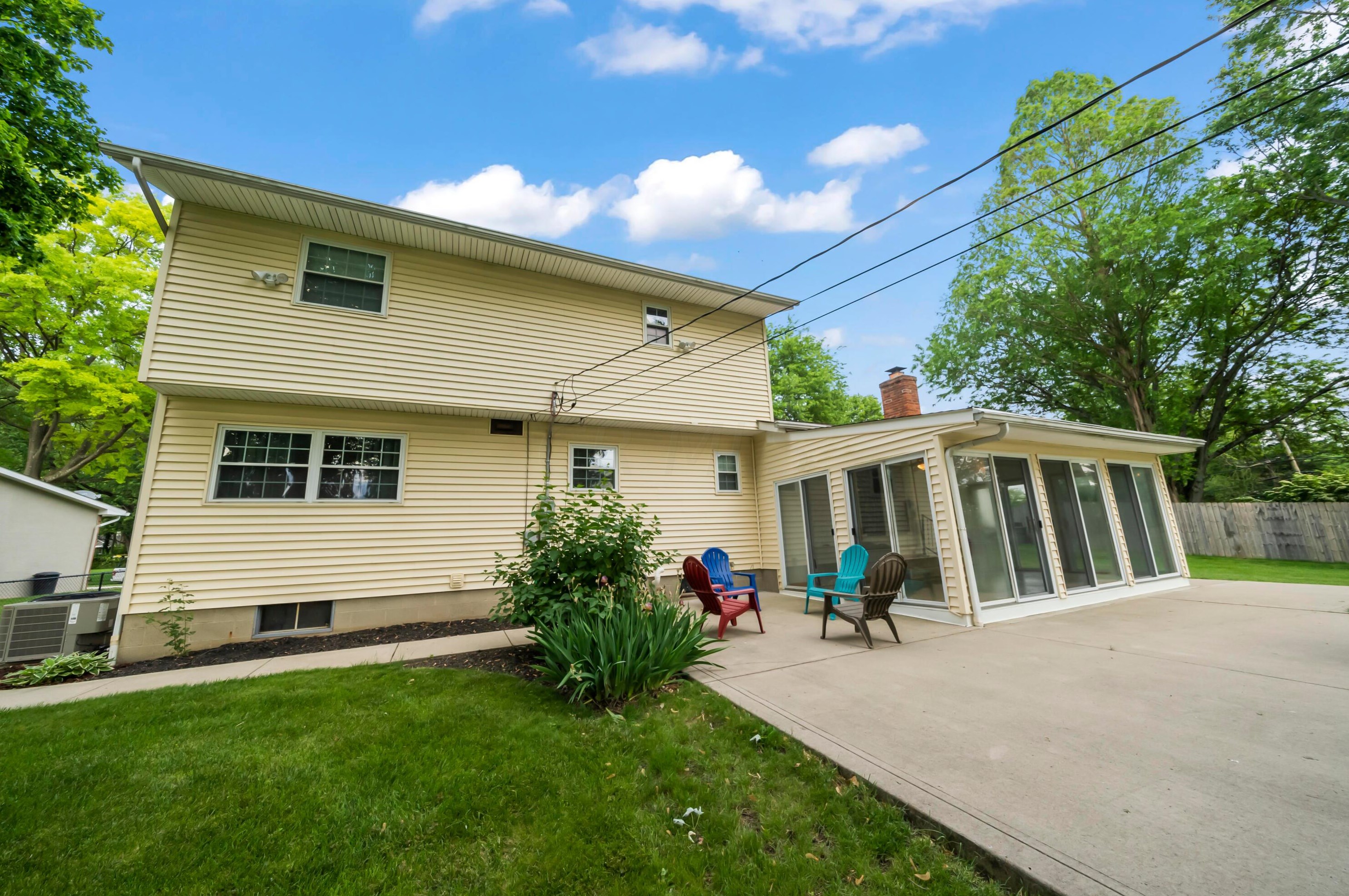 611 Jonsol Ct, Columbus OH  43230-3115 exterior