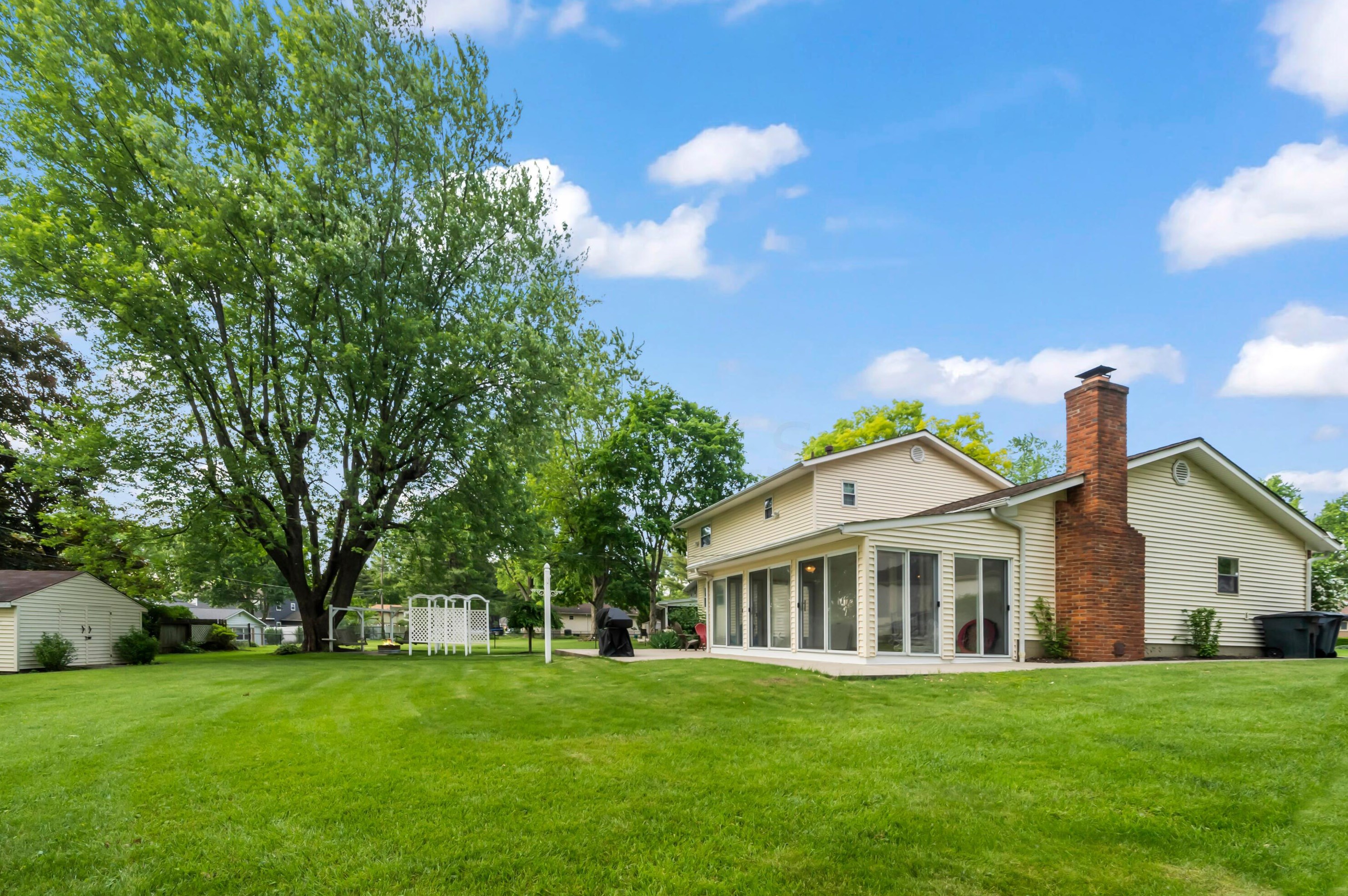 611 Jonsol Ct, Columbus OH  43230-3115 exterior