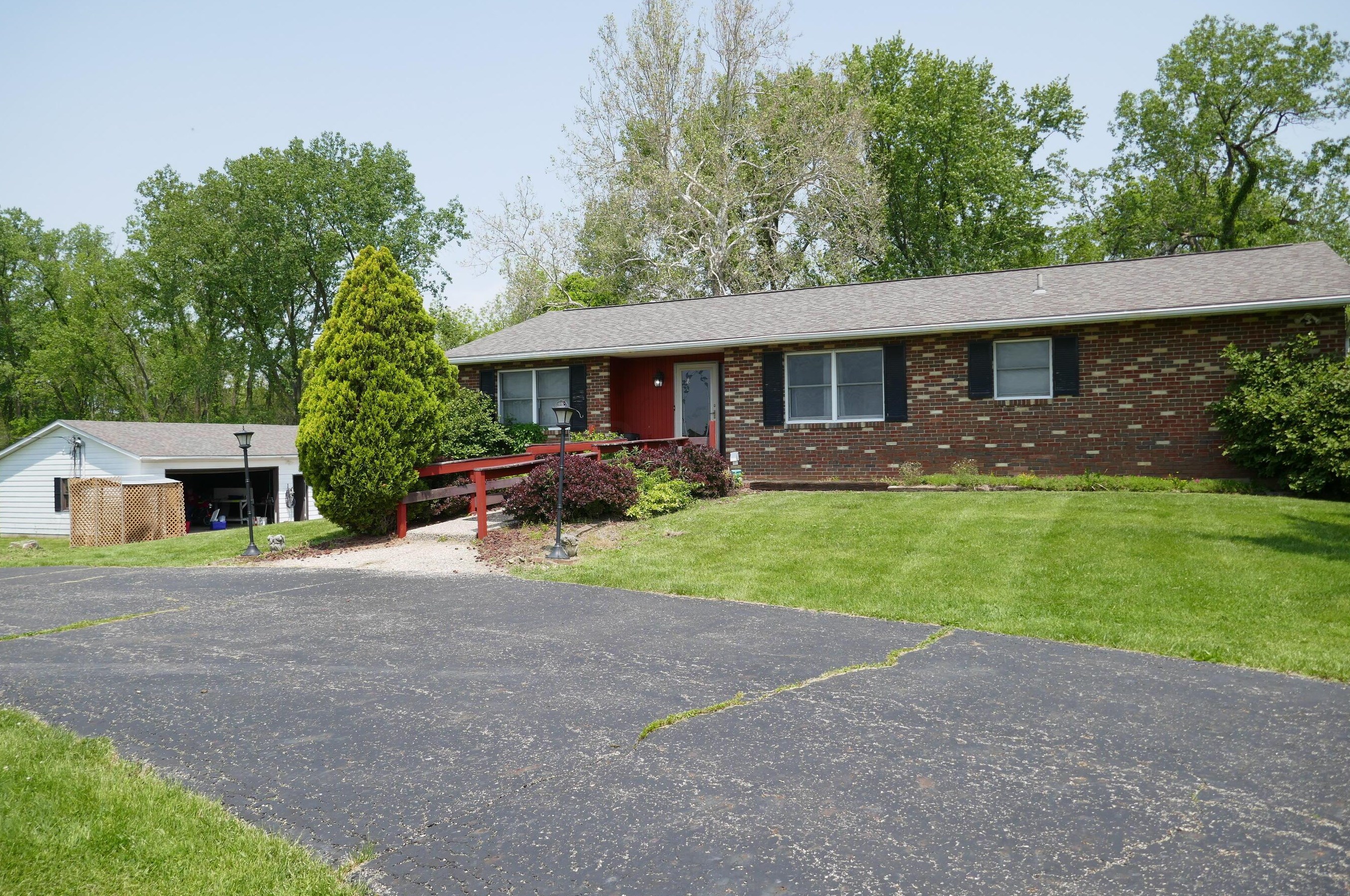 15381 Centerburg Rd, Centerburg OH  43011-9528 exterior