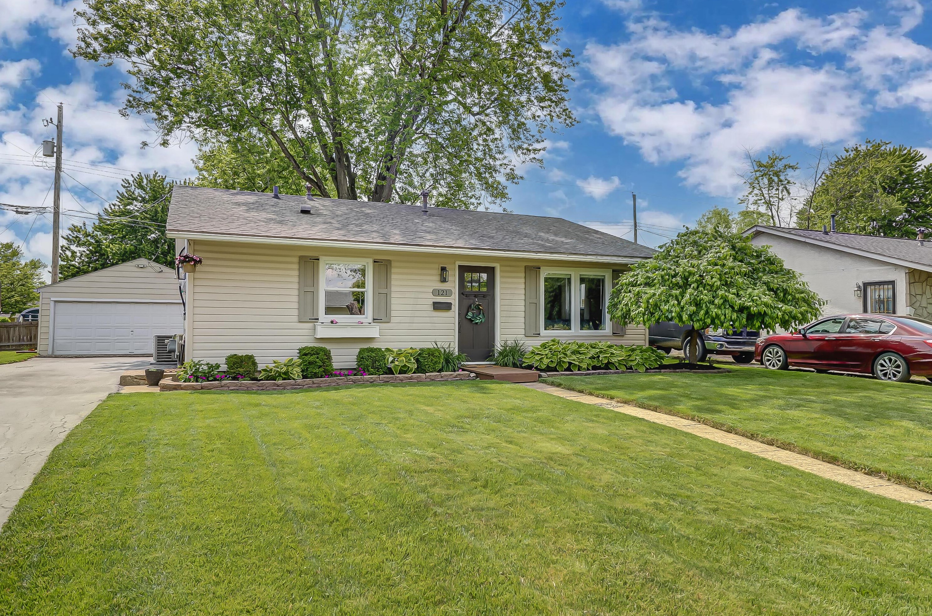 121 Saratoga Dr, Johnstown, OH 43031