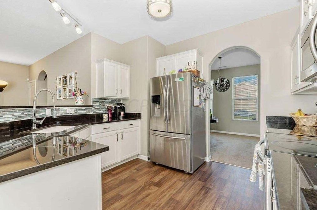 5715 Battle Creek Way, Columbus OH  43228-8953 exterior