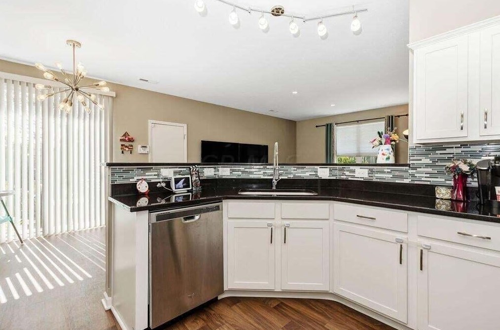 5715 Battle Creek Way, Columbus OH  43228-8953 exterior