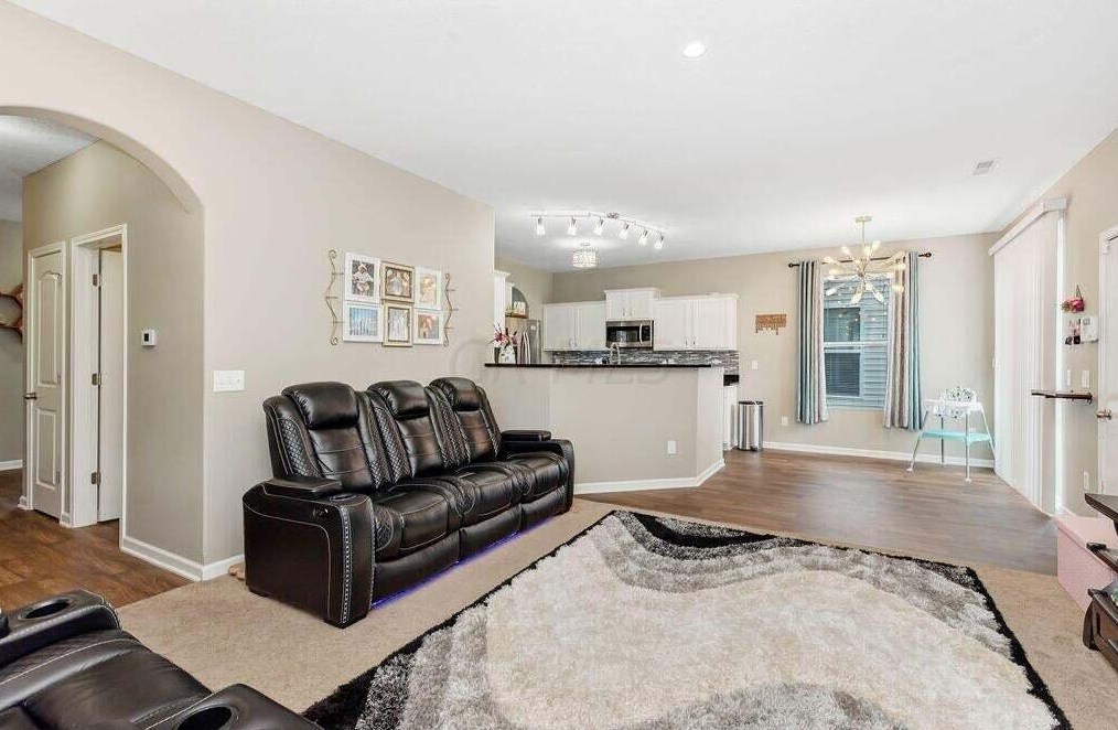 5715 Battle Creek Way, Columbus OH  43228-8953 exterior