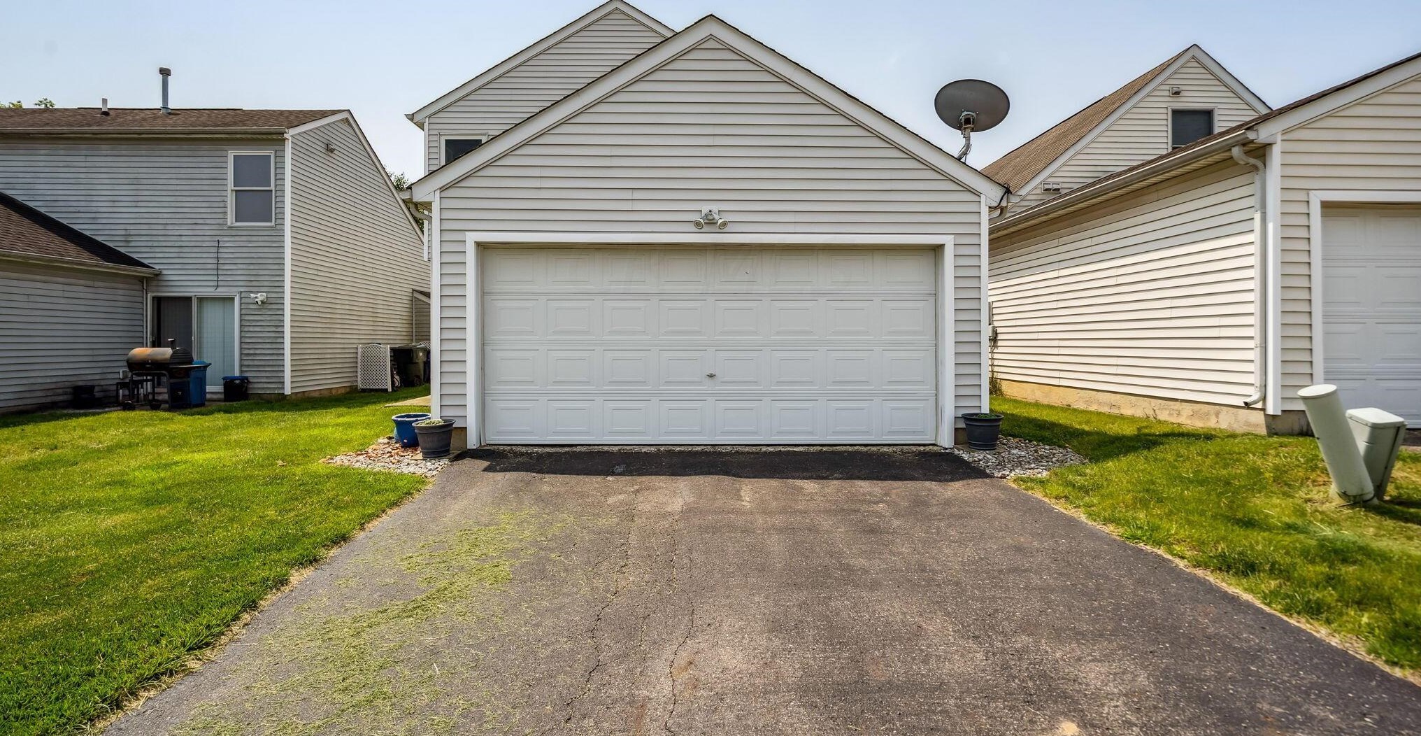 2680 Lilypark Dr, Columbus OH  43219-5543 exterior