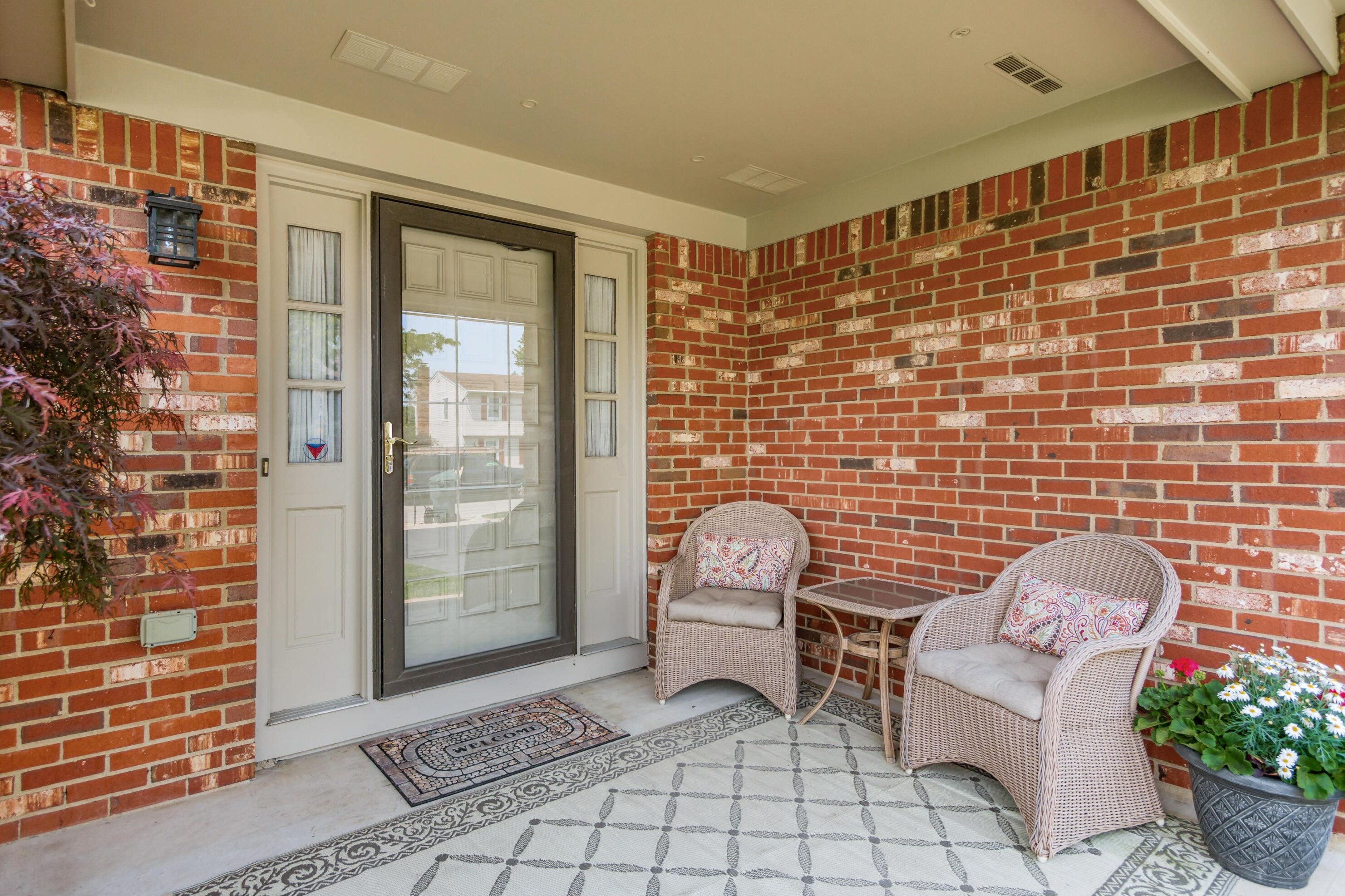 1481 Lorraine Ave, Columbus, OH 43235-7358