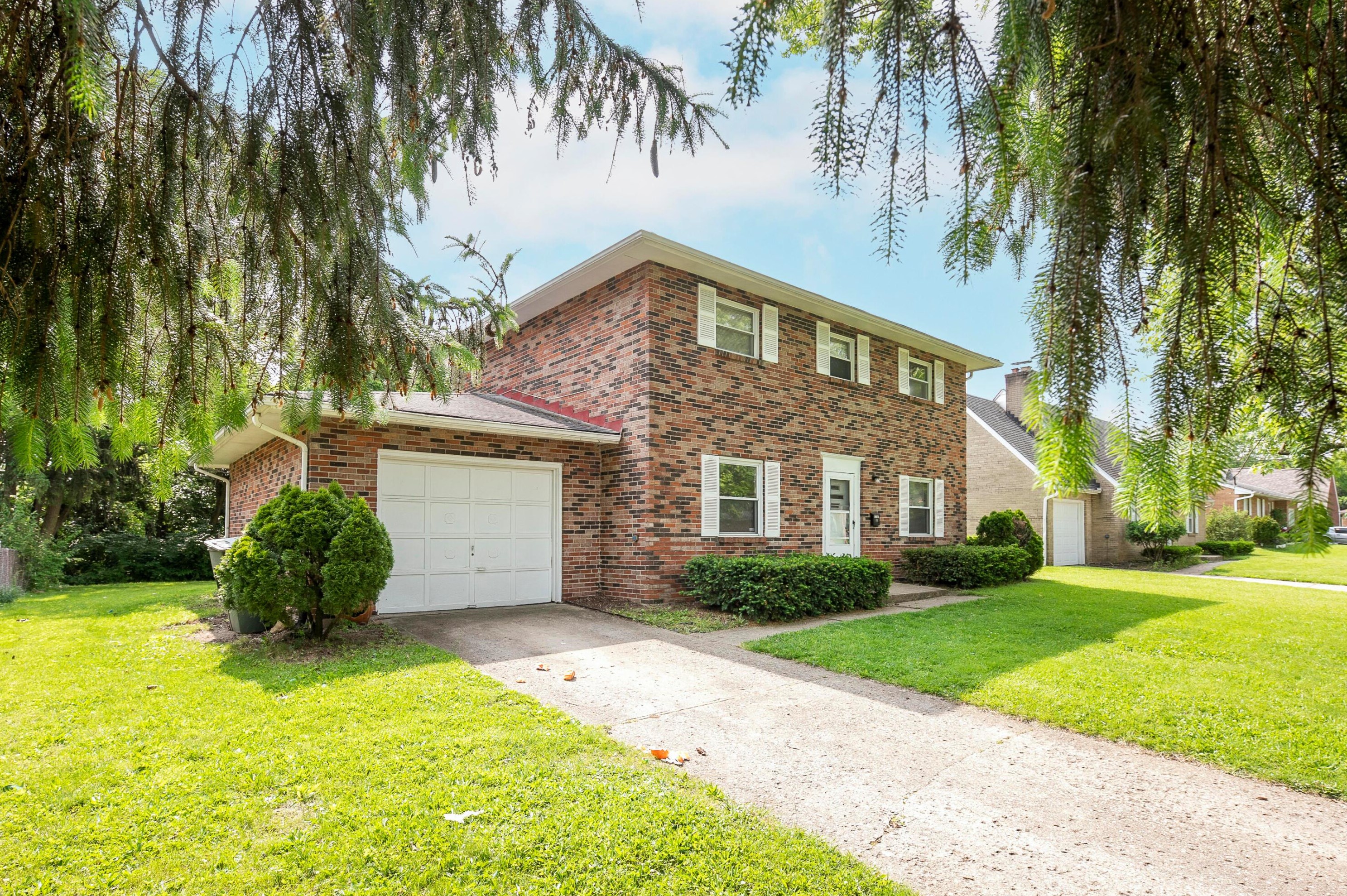 1290 Woodcroft Rd, Columbus, OH 43204-2265