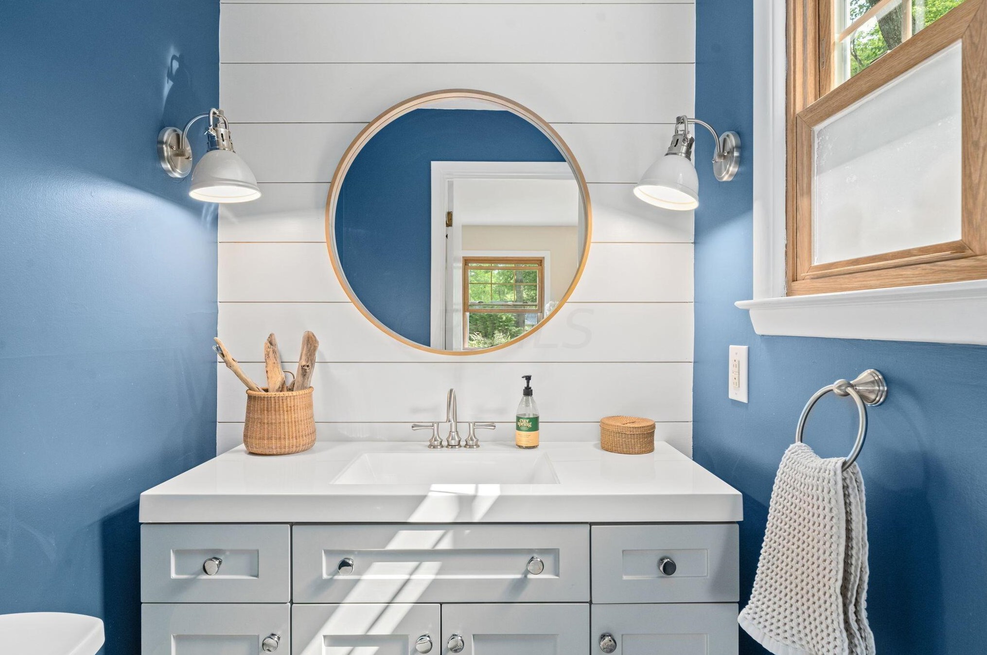 540 Columbia Ave, Columbus OH  43209-1006 exterior