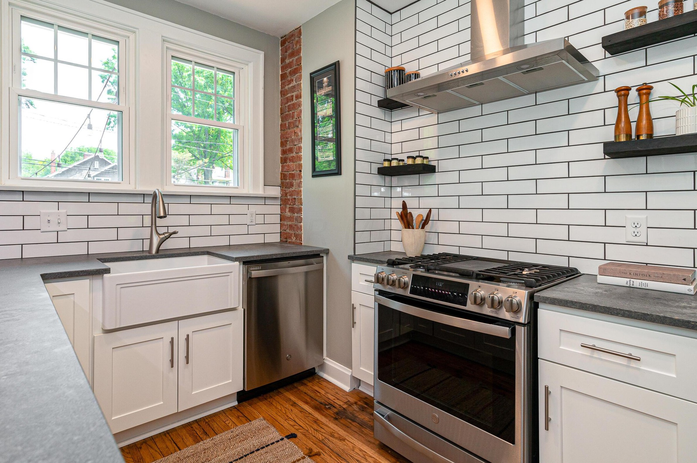 54 Winthrop Rd, Columbus OH  43214-3629 exterior