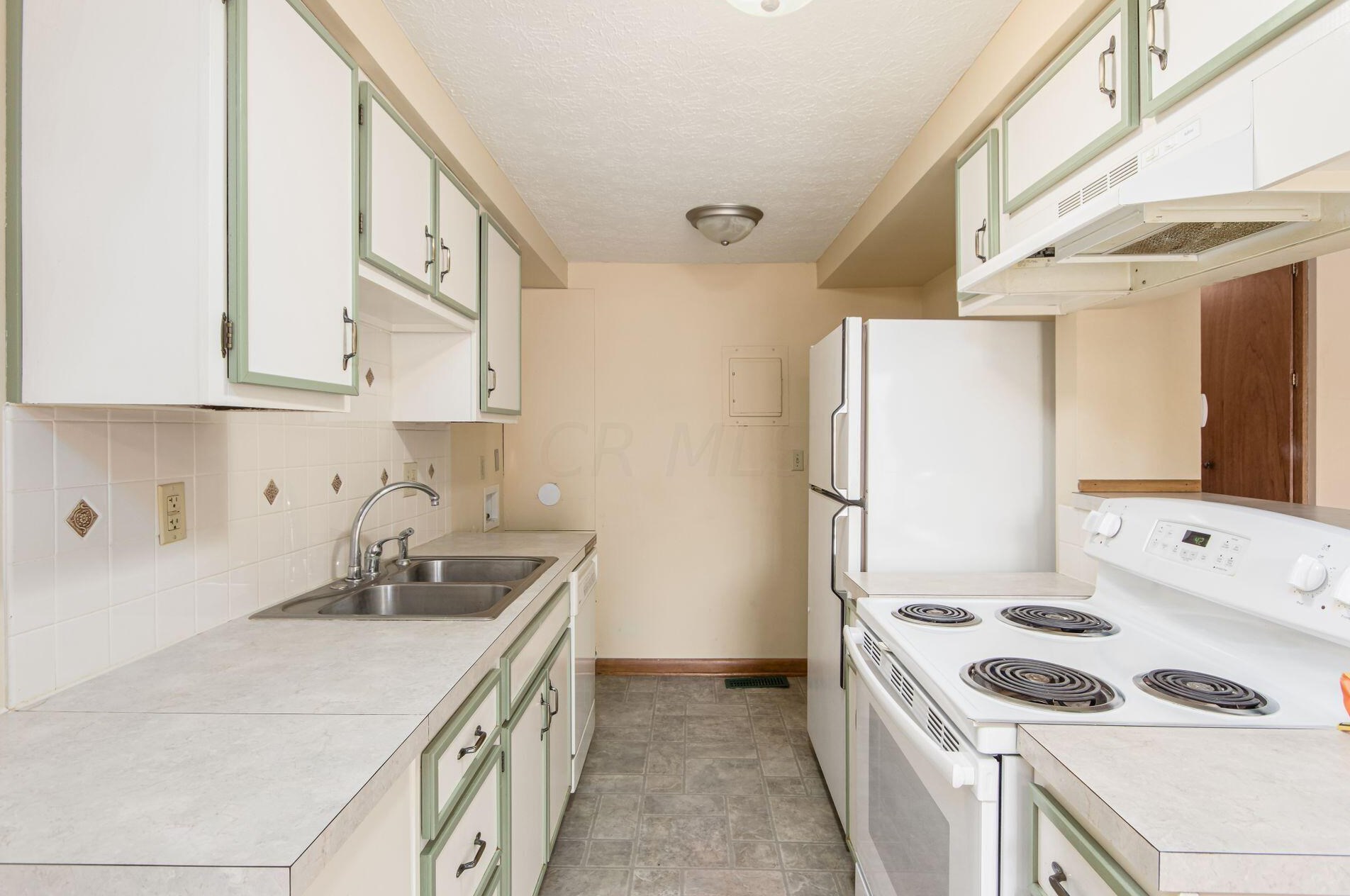 2464 Burgandy Ln, Columbus OH 43232-4296 exterior