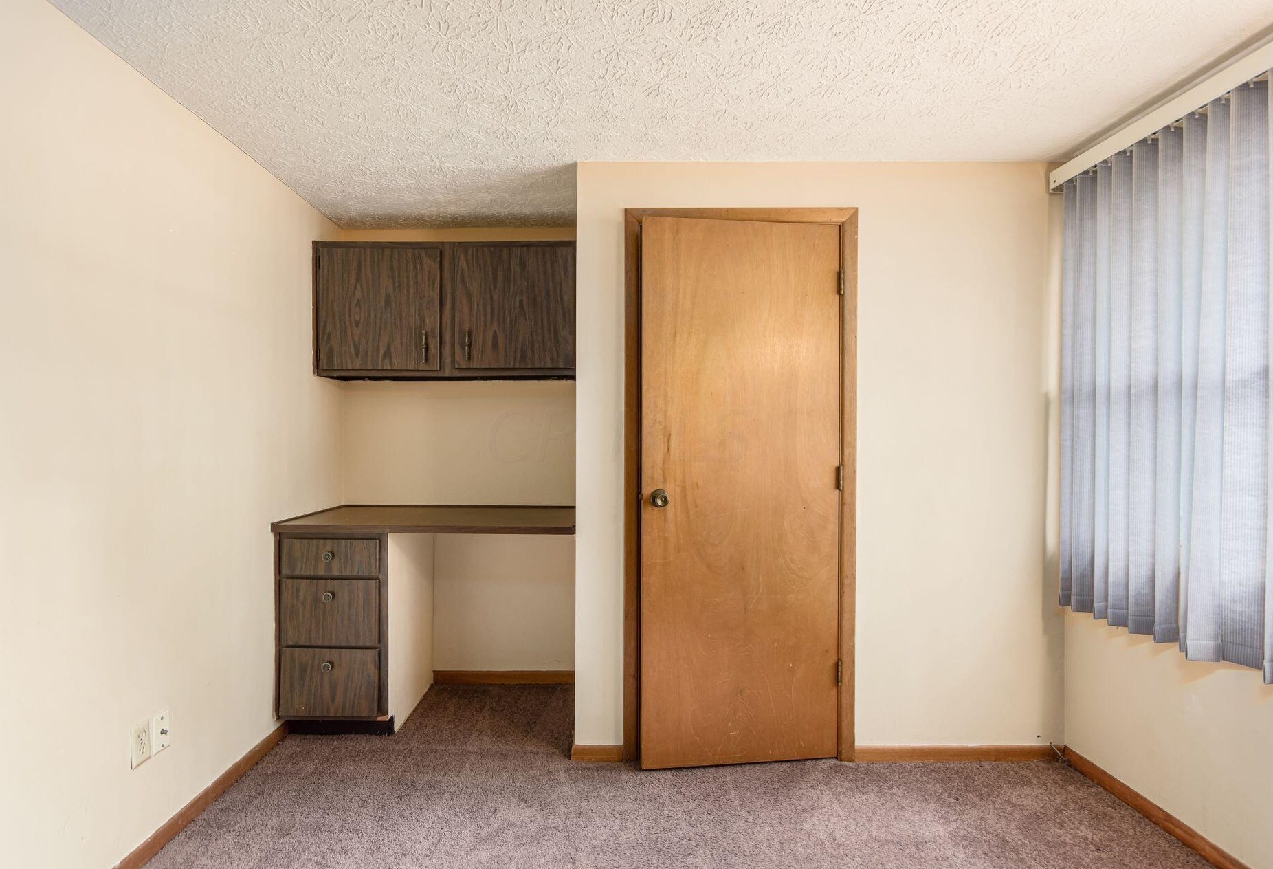 2464 Burgandy Ln, Columbus OH 43232-4296 exterior