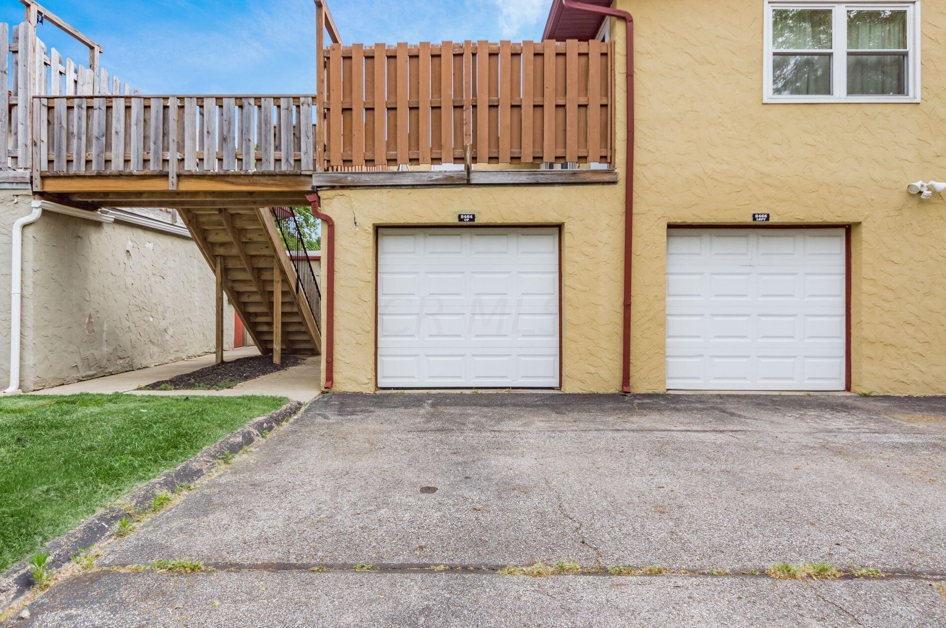 2464 Burgandy Ln, Columbus, OH 43232-4296
