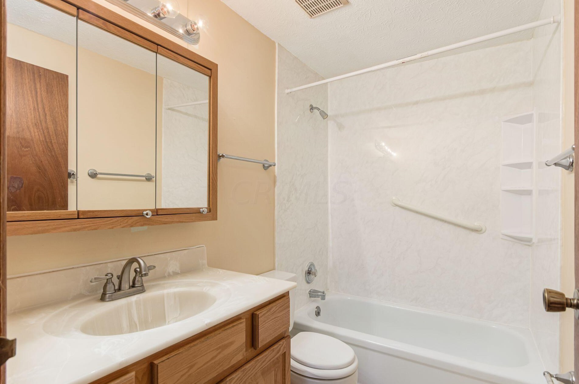 2464 Burgandy Ln, Columbus OH 43232-4296 exterior