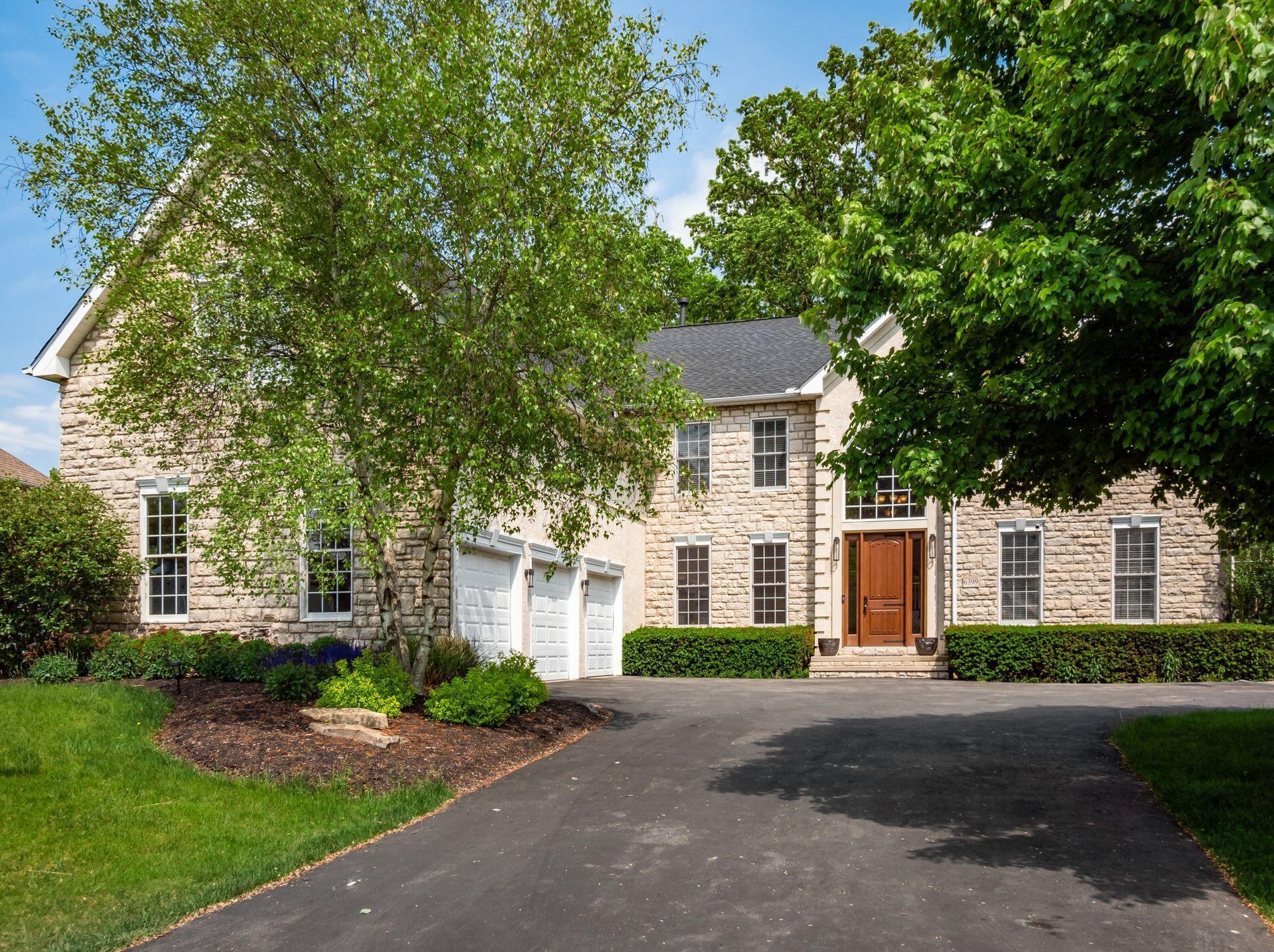 6399 Grasslands Ct, Westerville, OH 43082