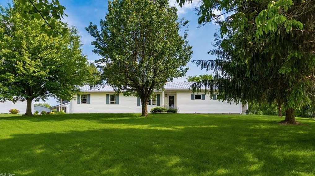 5923 Ballard Rd, Nashport, OH 43830