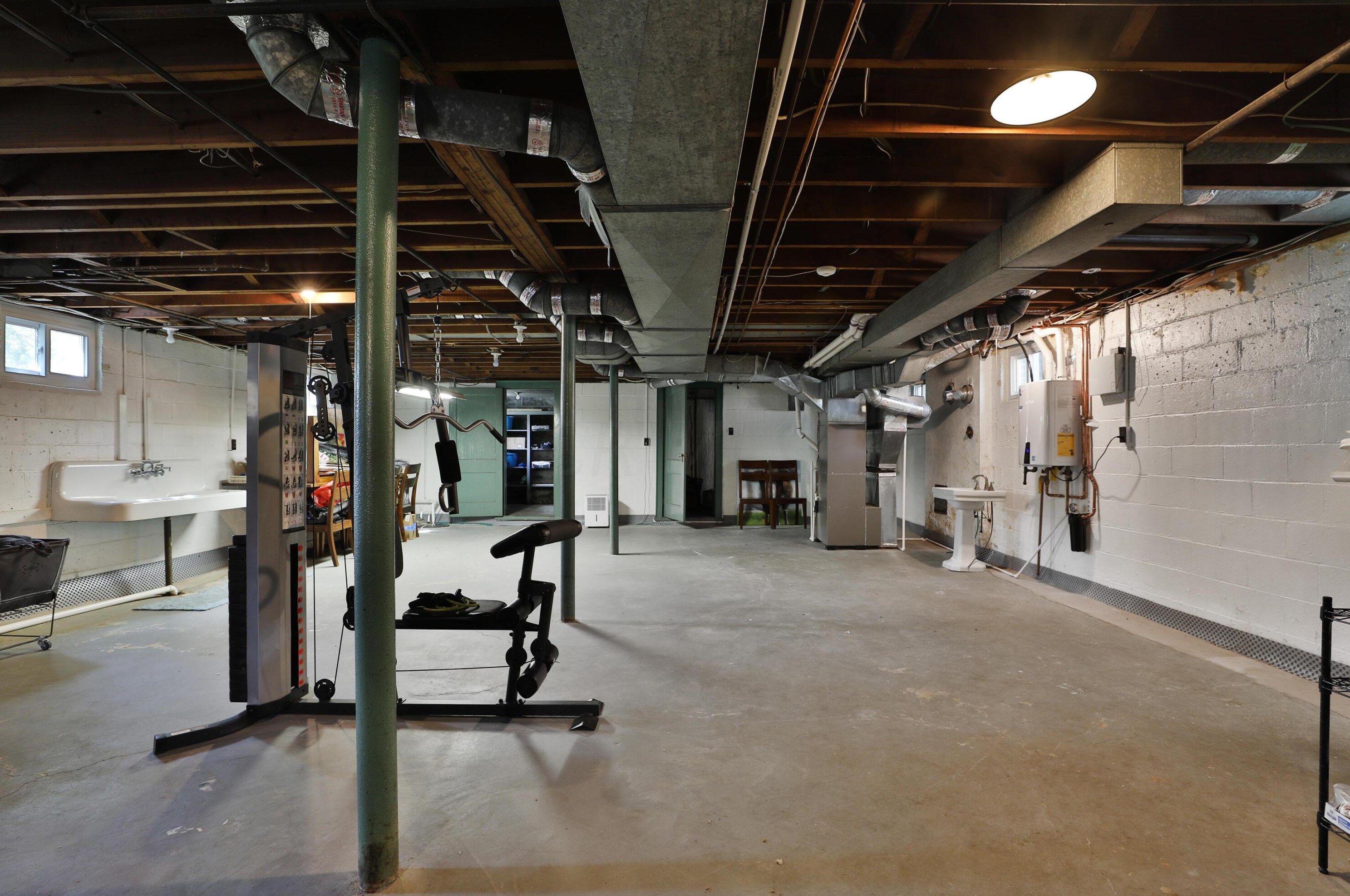 335 Dublin Granville Rd, Columbus OH 43085-3109 exterior