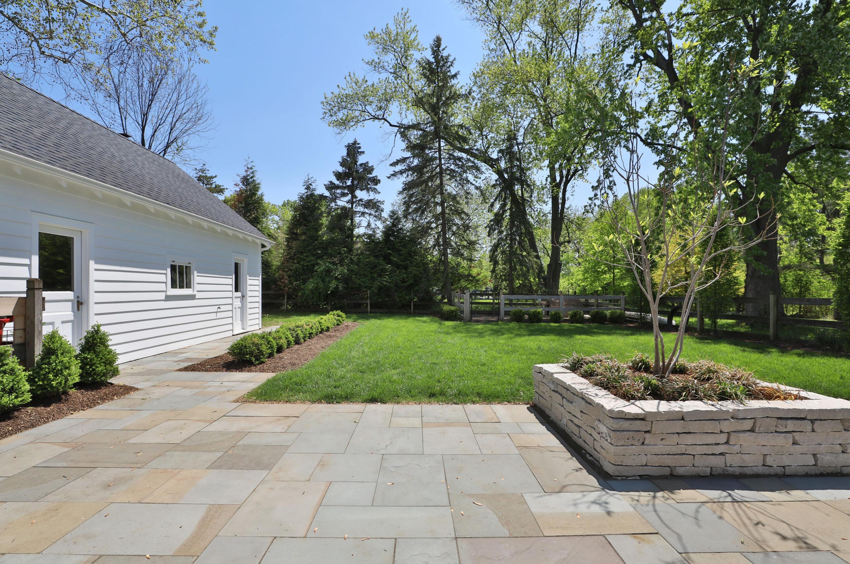 335 Dublin Granville Rd, Columbus OH 43085-3109 exterior