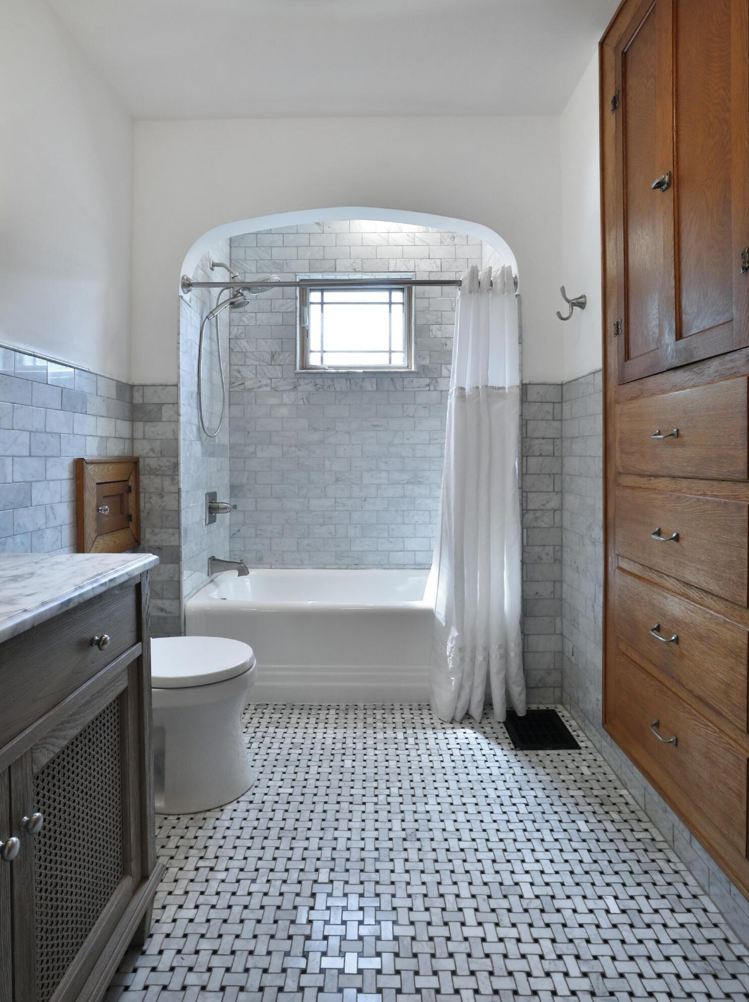 335 Dublin Granville Rd, Columbus OH 43085-3109 exterior