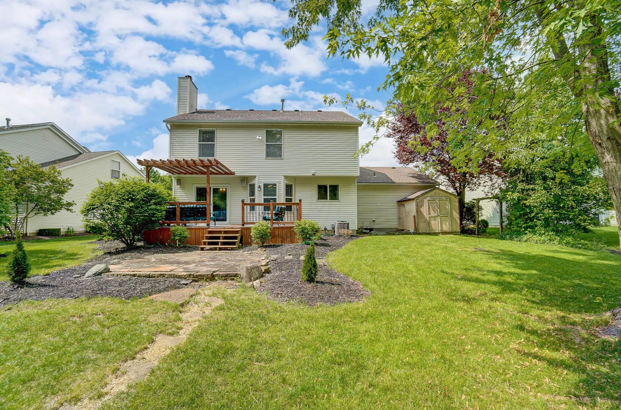 6463 Gossamer Ct, Westerville OH  43081-8242 exterior