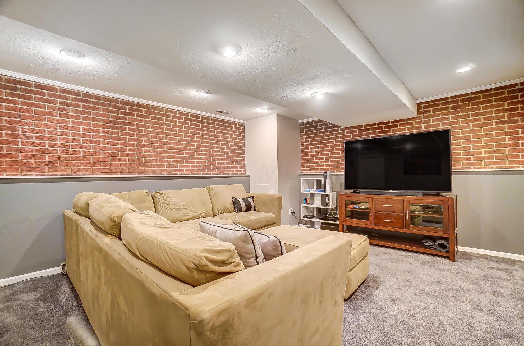 6463 Gossamer Ct, Westerville OH  43081-8242 exterior