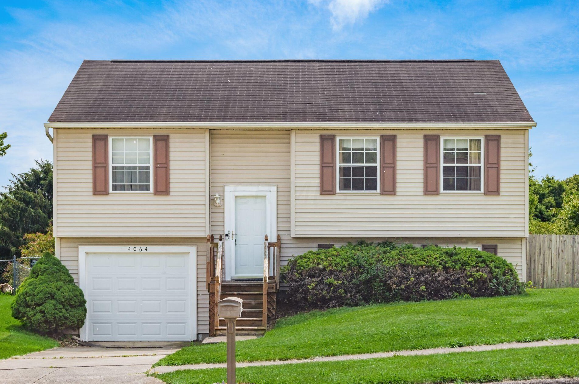4064 Plateau St, Columbus, OH 43207-8609