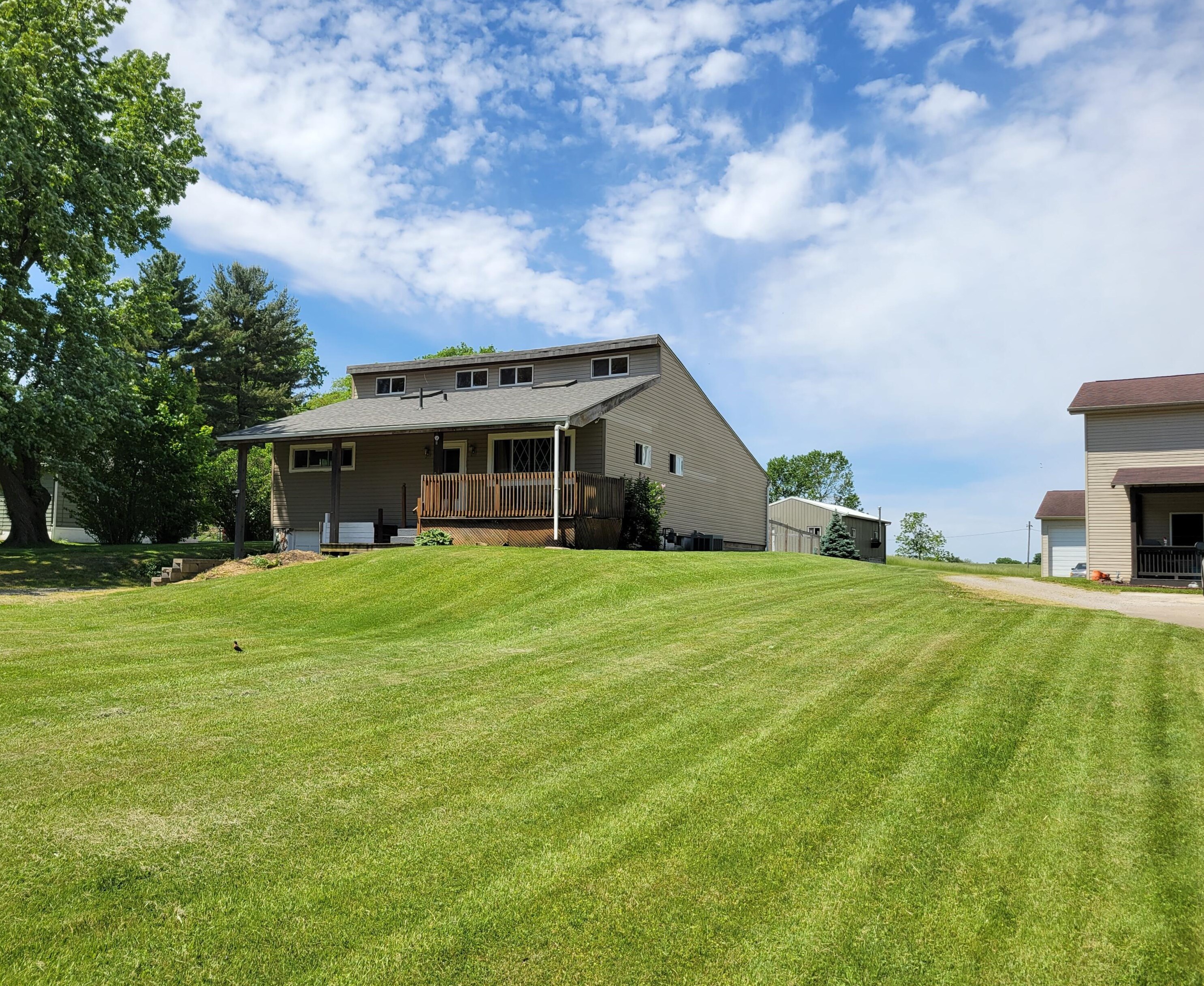 11825 Summerland Beach Ne Rd, Millersport, OH 43046