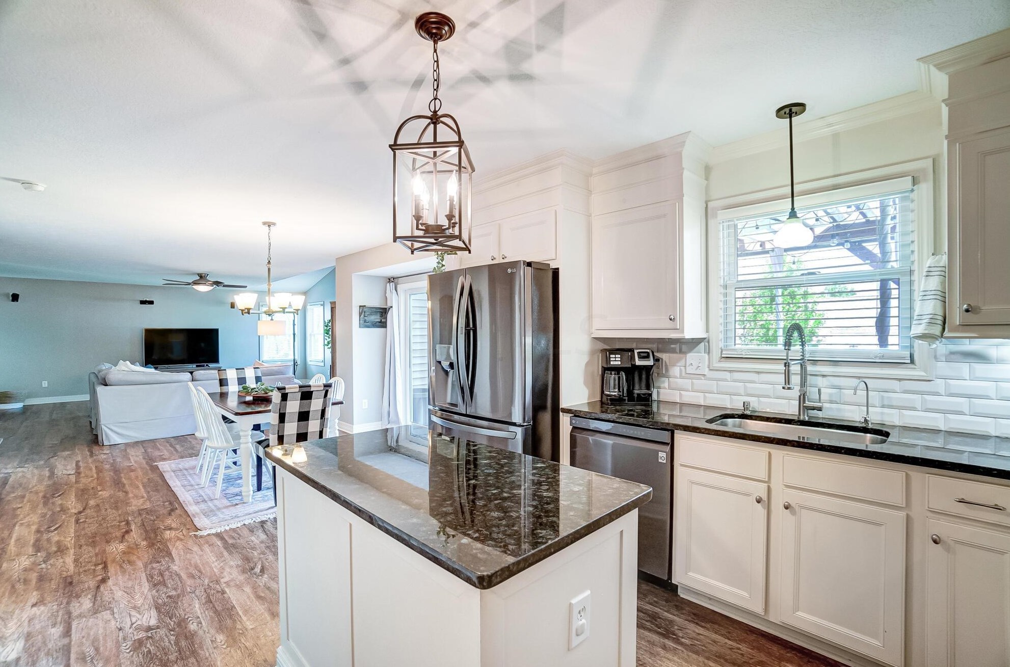 405 Amber Light Cir, Delaware OH  43015-5091 exterior