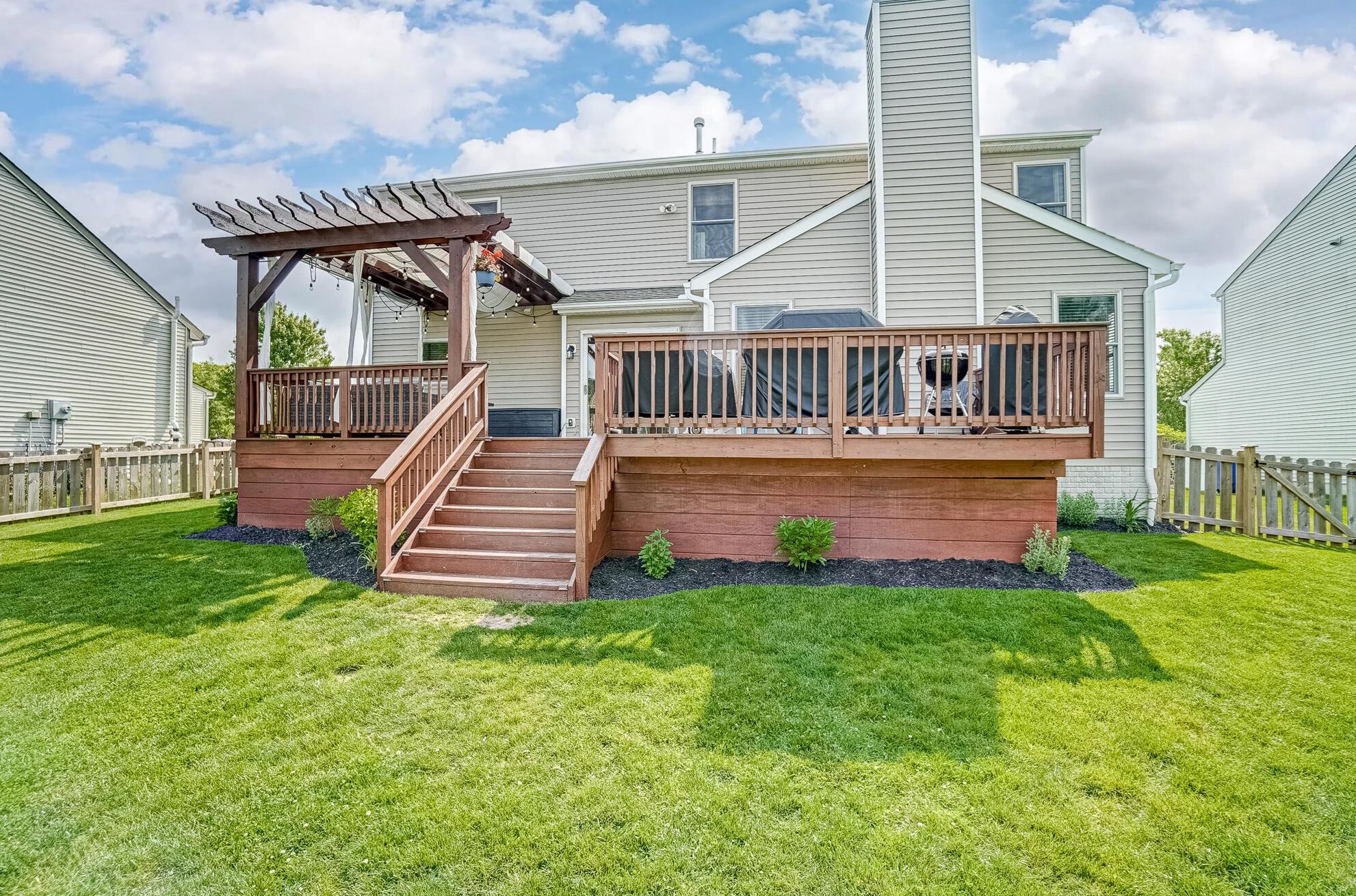 405 Amber Light Cir, Delaware OH  43015-5091 exterior