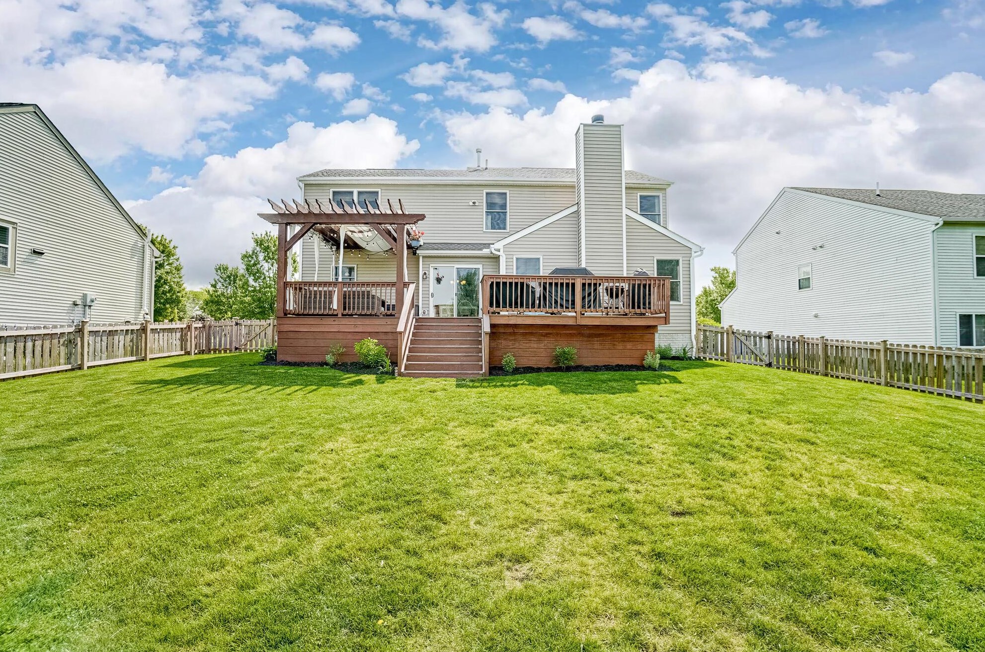 405 Amber Light Cir, Delaware OH  43015-5091 exterior