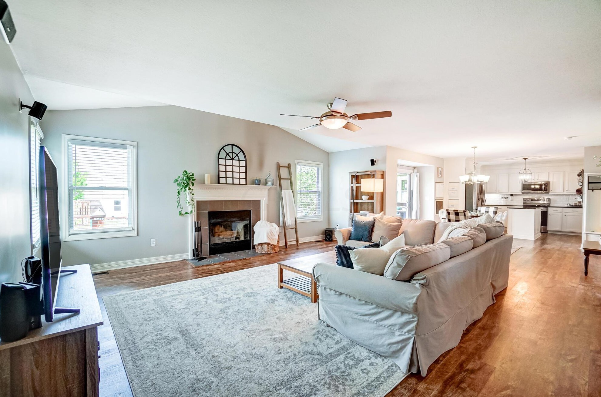 405 Amber Light Cir, Delaware OH  43015-5091 exterior