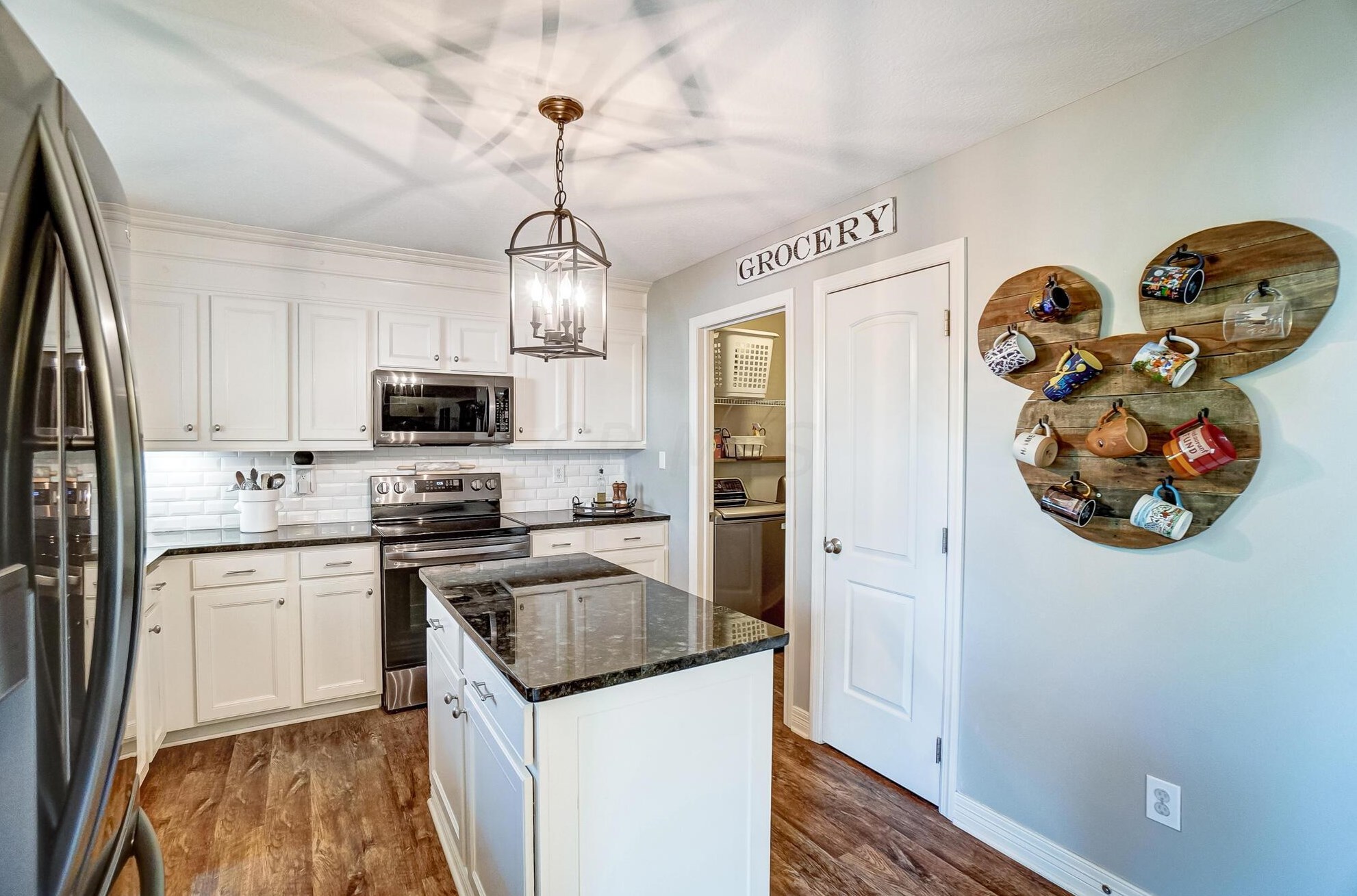 405 Amber Light Cir, Delaware OH  43015-5091 exterior