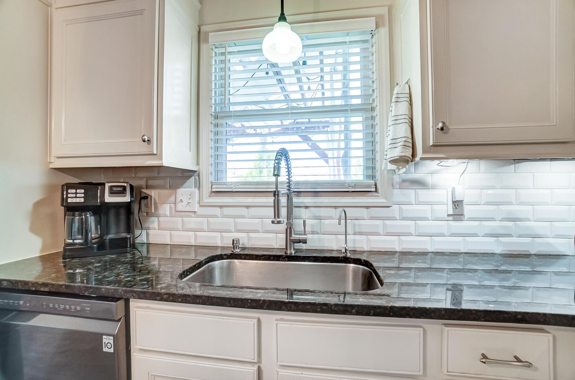 405 Amber Light Cir, Delaware OH  43015-5091 exterior