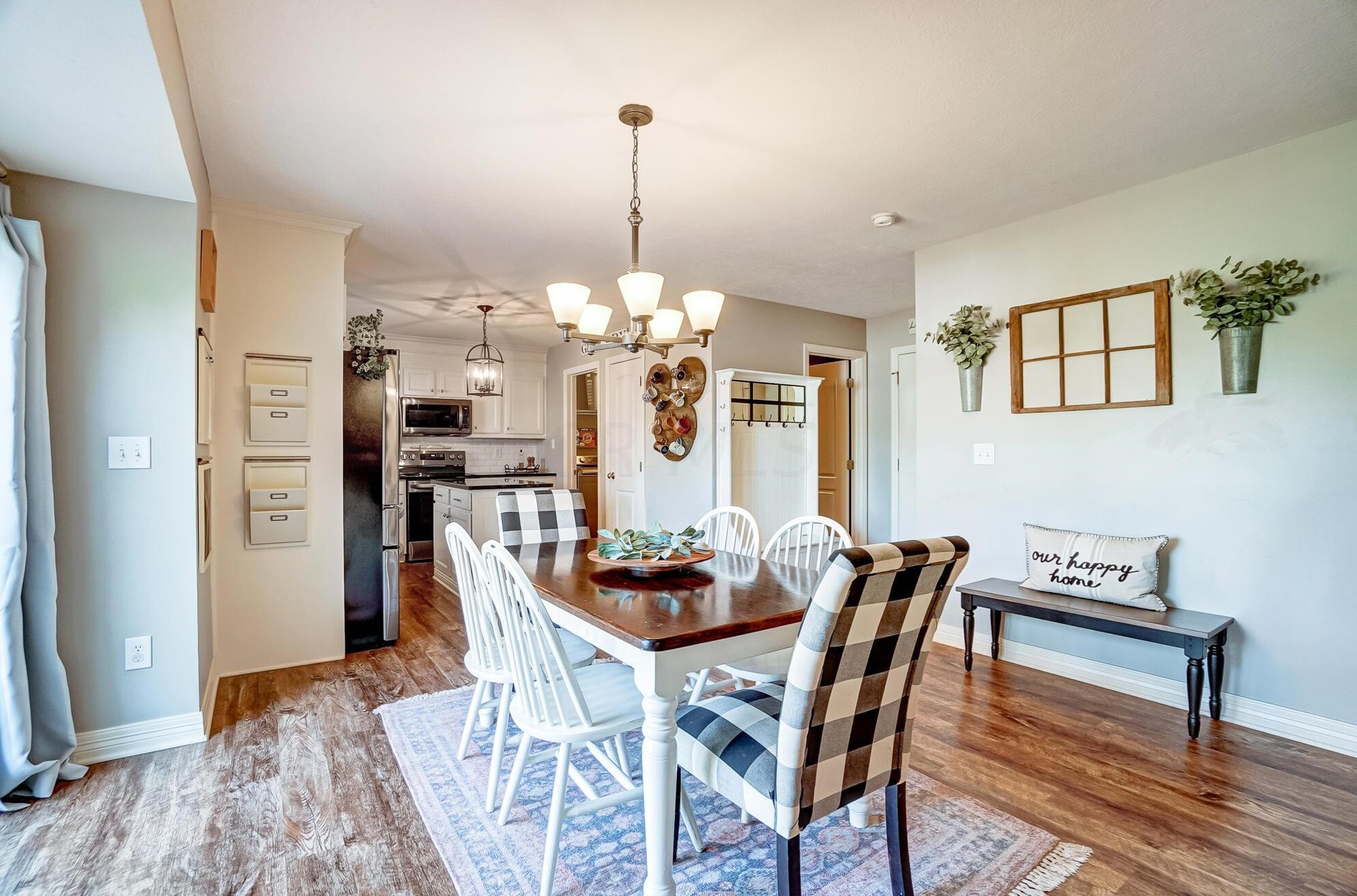 405 Amber Light Cir, Delaware OH  43015-5091 exterior