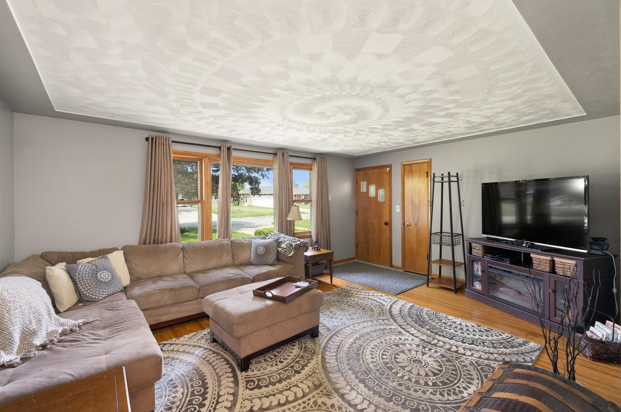 241 Cedarwood Dr, Mansfield, OH 44904-9363