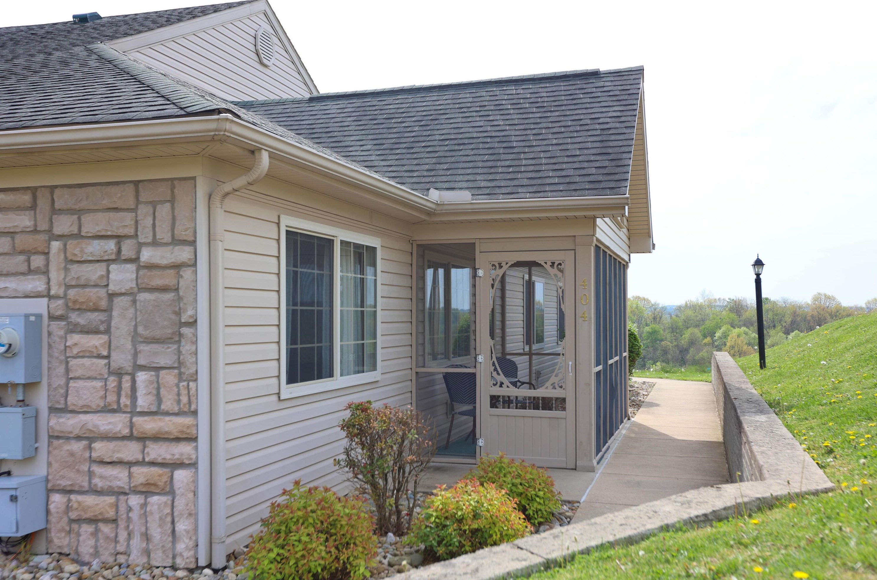 404 Altamonte Dr, Shade, OH 45701
