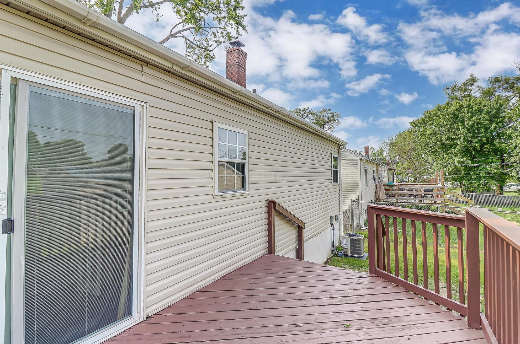 301 Wyandotte St, Lancaster OH  43130-3946 exterior