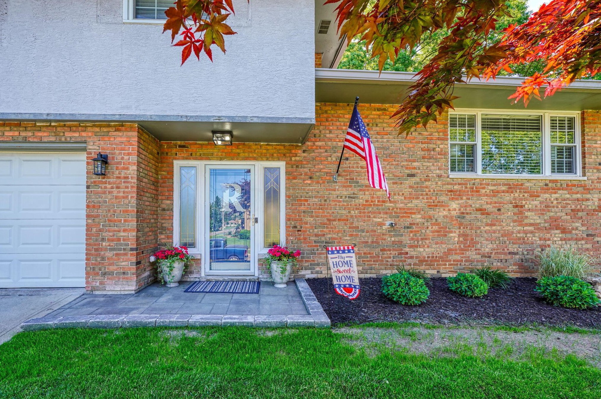 60 Savern Pl, Columbus OH  43230-3125 exterior