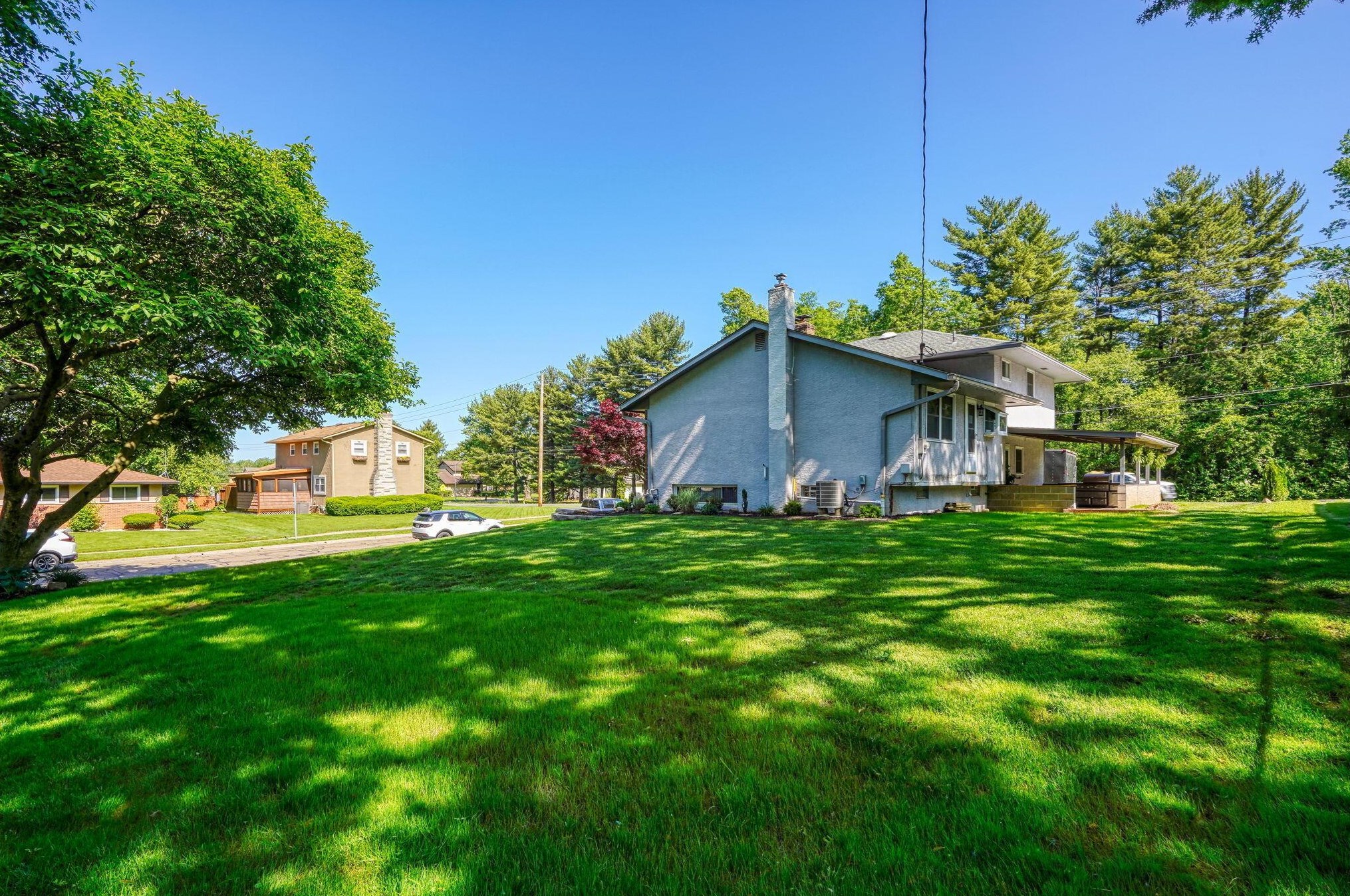 60 Savern Pl, Columbus OH  43230-3125 exterior