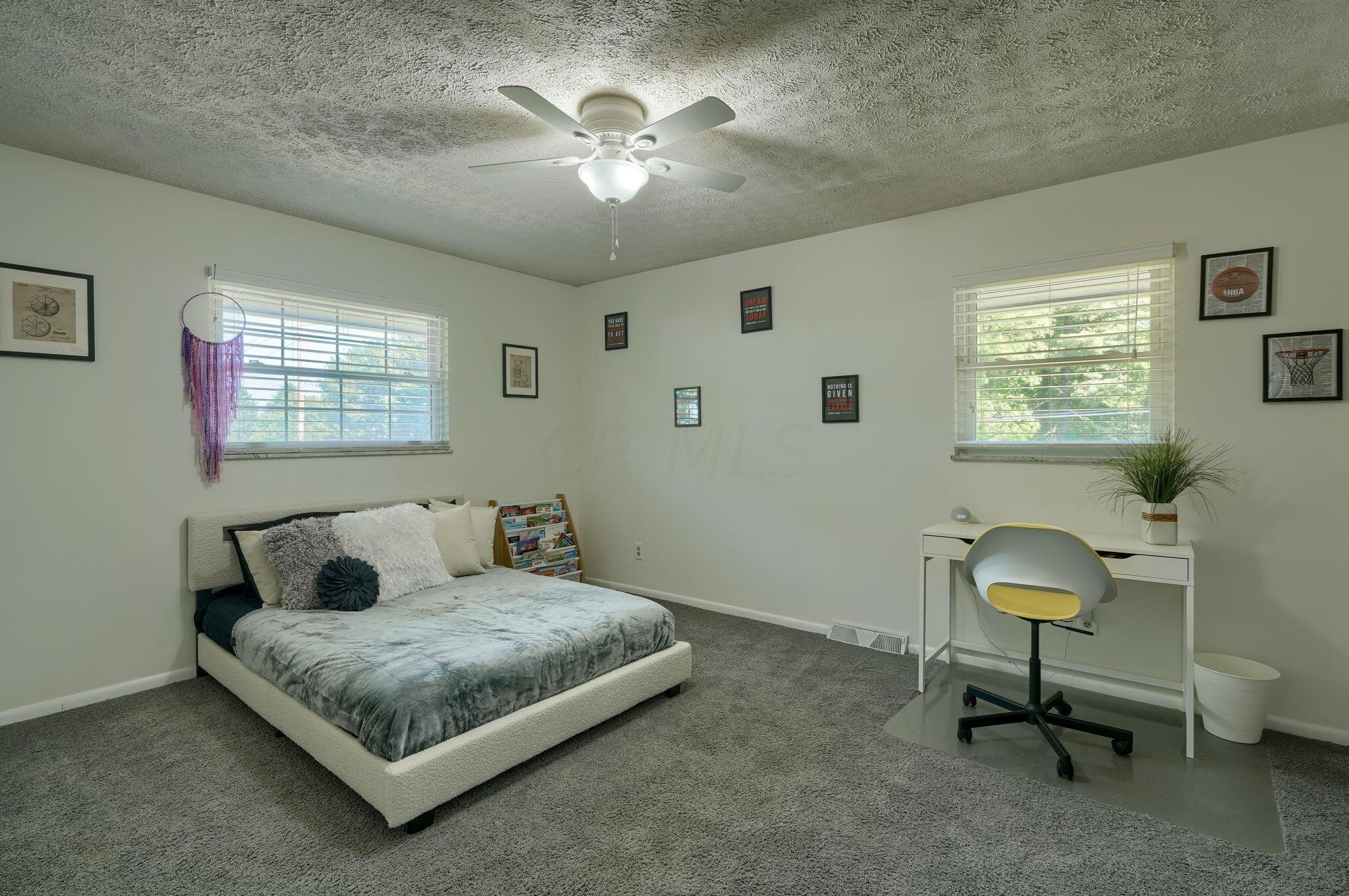 60 Savern Pl, Columbus OH  43230-3125 exterior