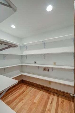 7564 Heatherwood Dr, Cnl Wnchstr OH  43110-8916 exterior