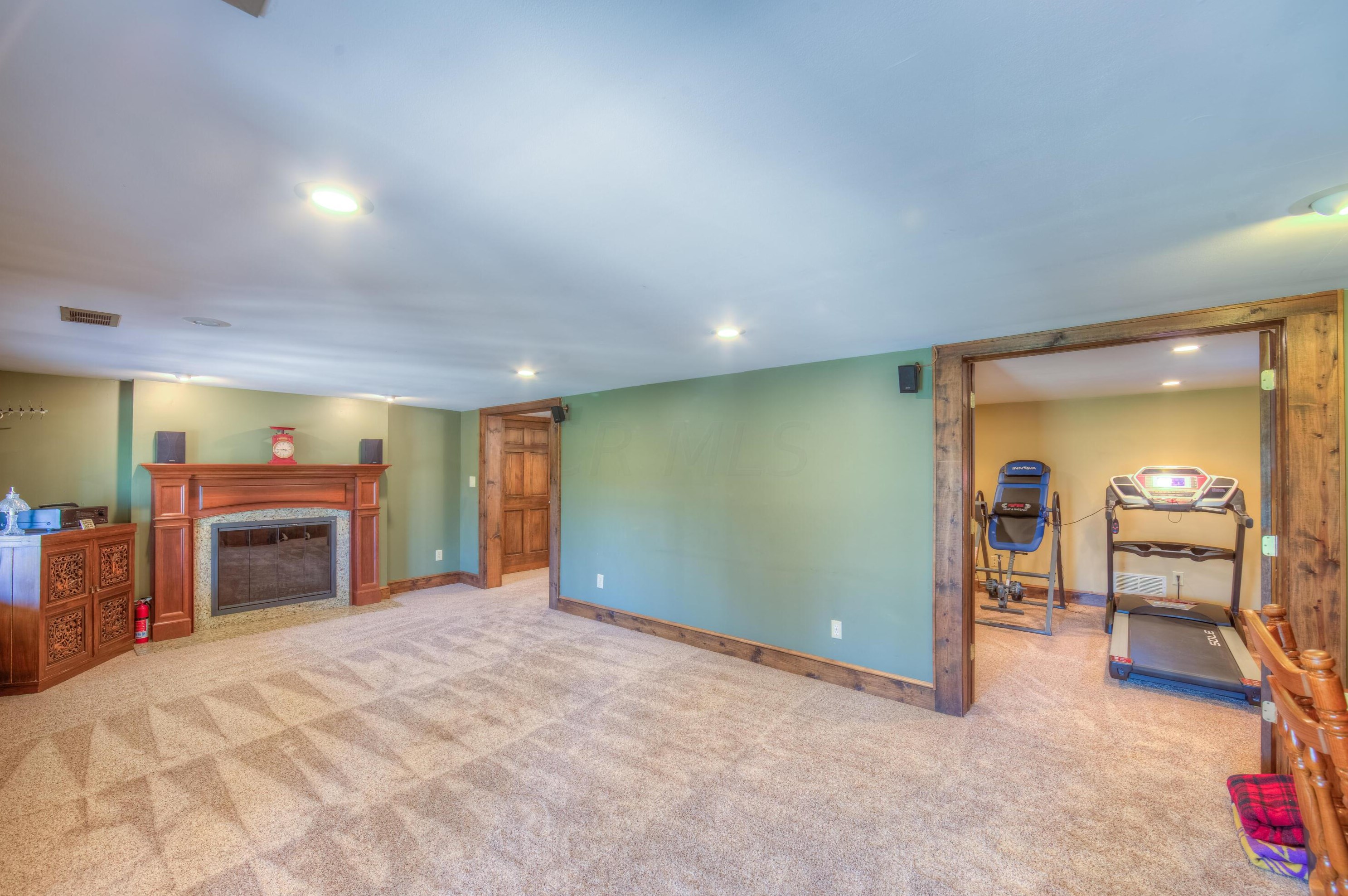 7564 Heatherwood Dr, Cnl Wnchstr OH  43110-8916 exterior