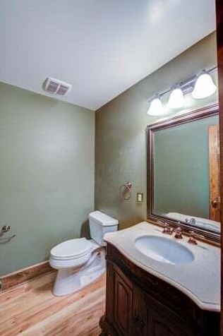 7564 Heatherwood Dr, Cnl Wnchstr OH  43110-8916 exterior