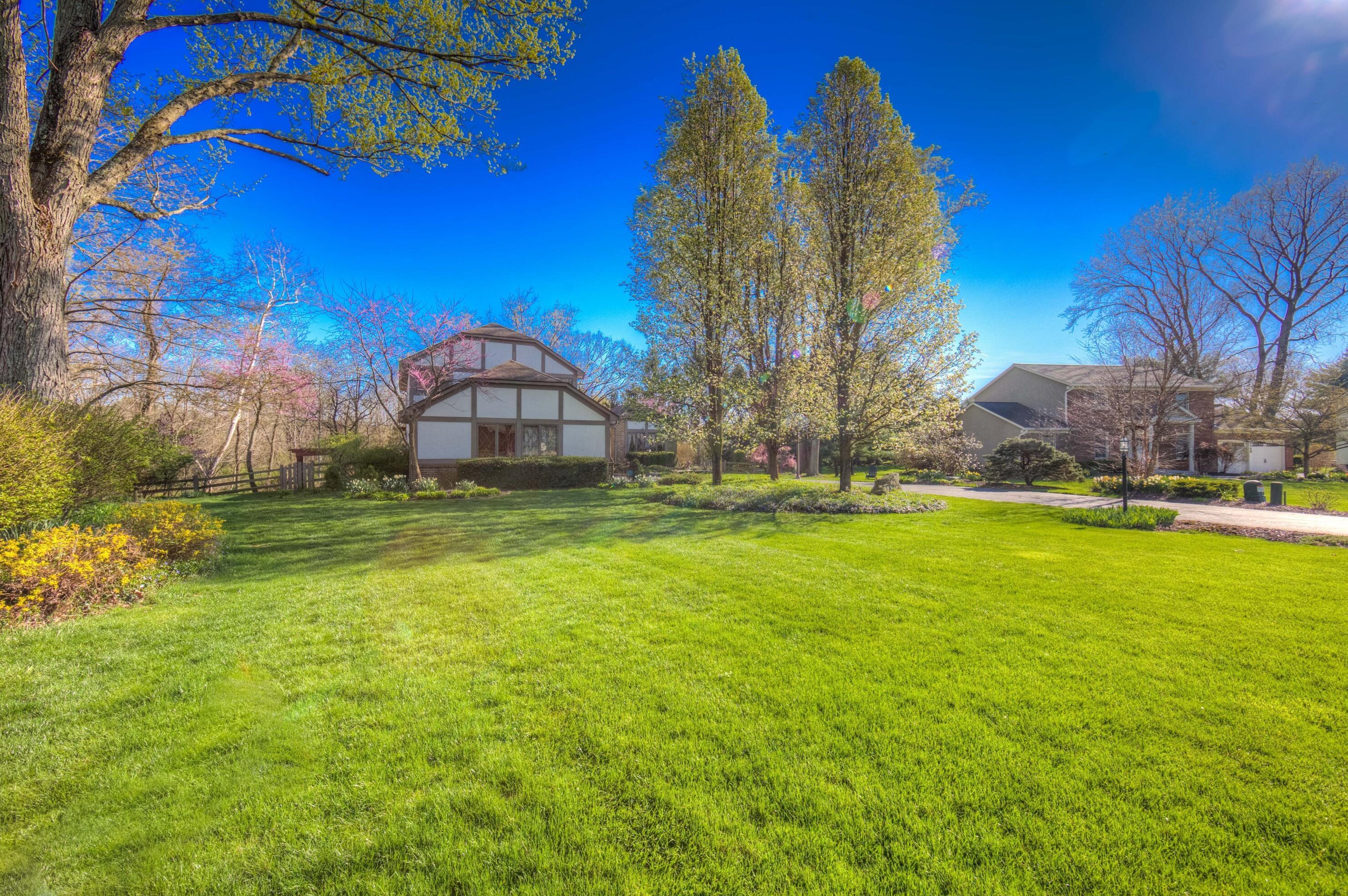 7564 Heatherwood Dr, Cnl Wnchstr OH  43110-8916 exterior