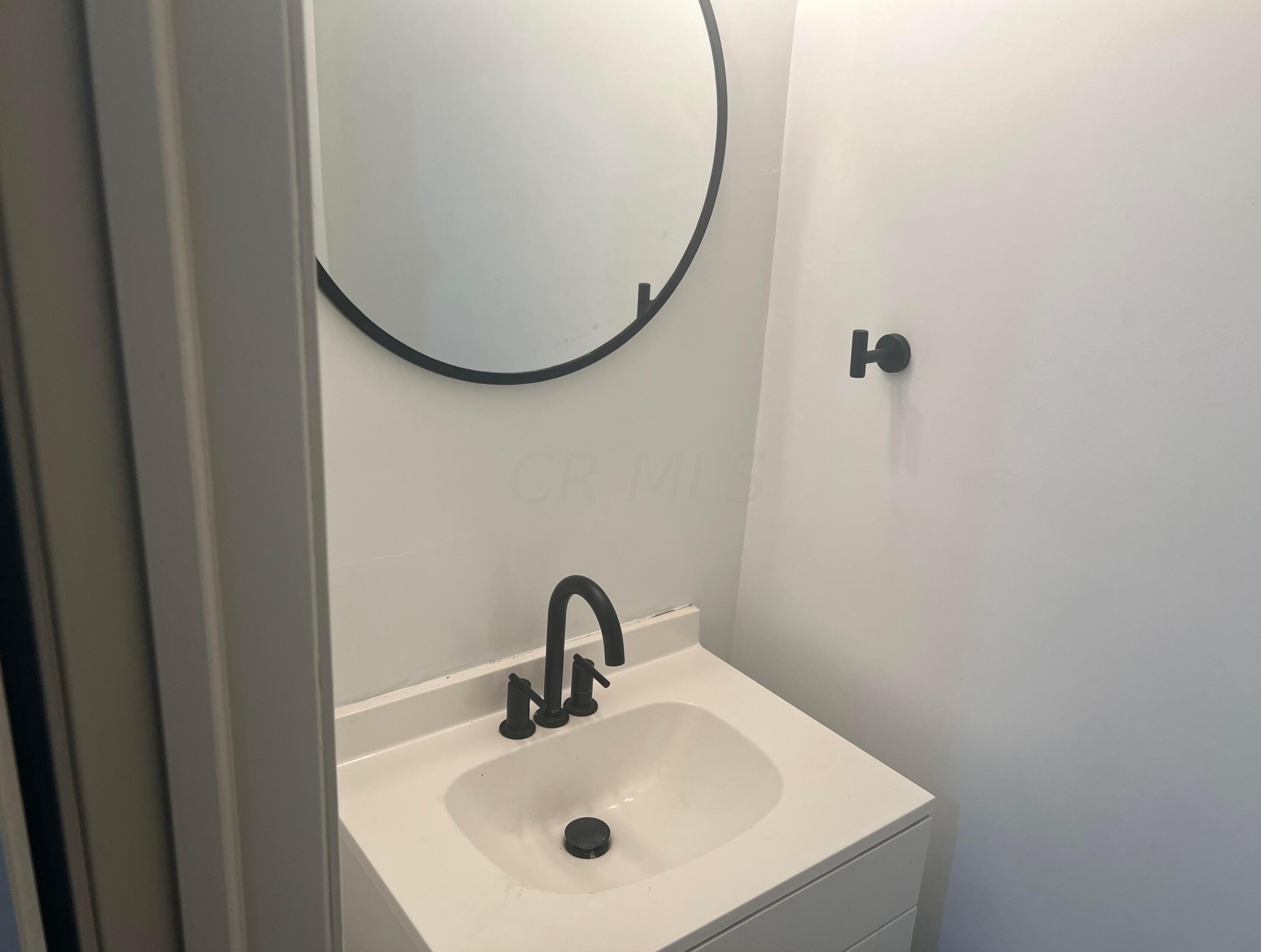 81 Chicago Ave, Columbus OH  43222-1131 exterior