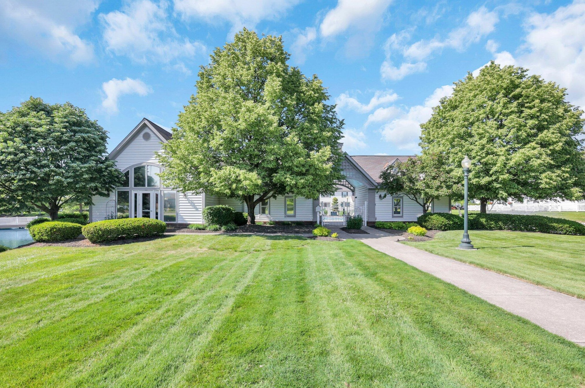 5315 Bethel Park Dr, Columbus OH  43235-7125 exterior