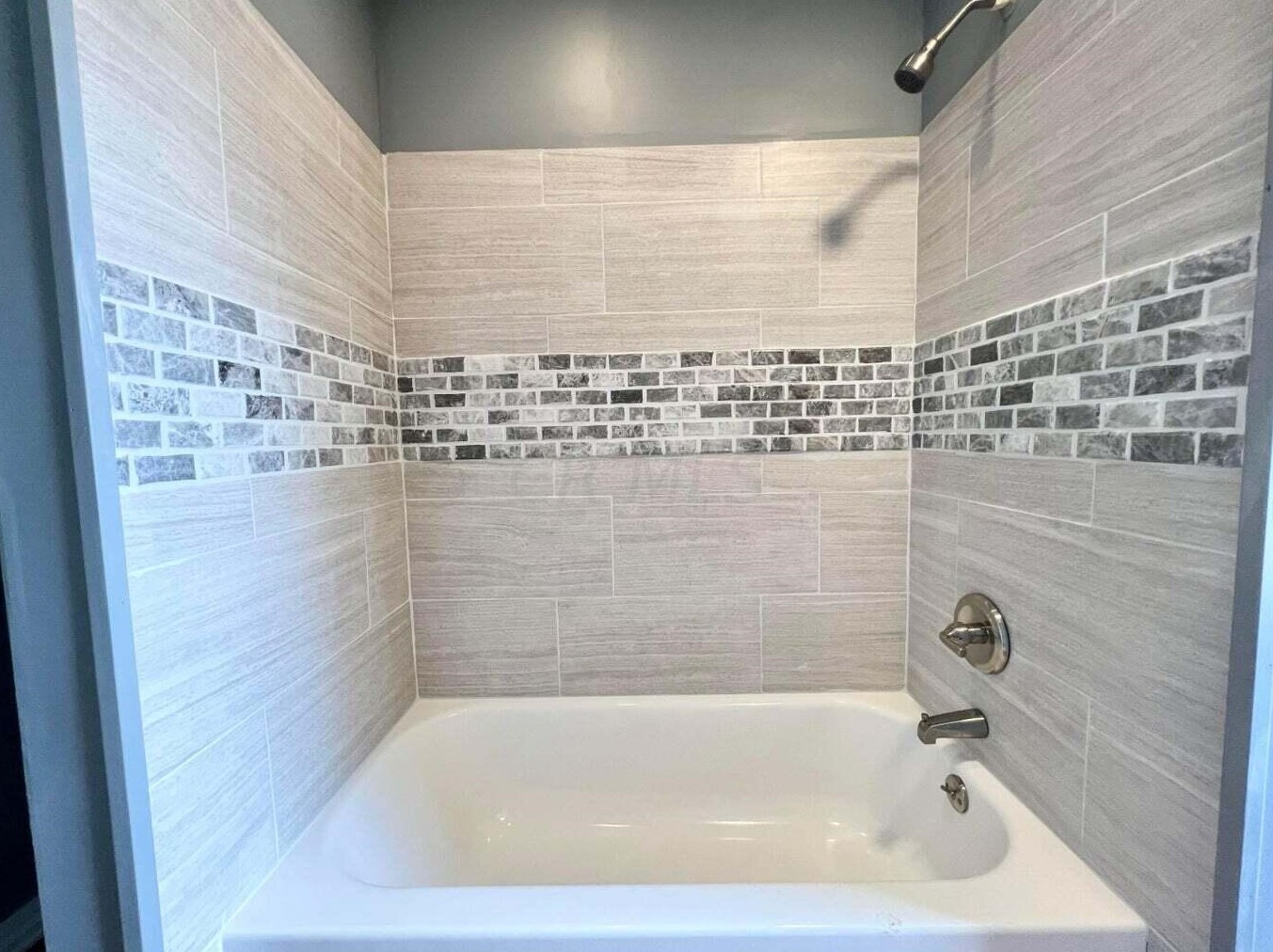 106 Oakley Ave, Columbus OH  43204-3214 exterior