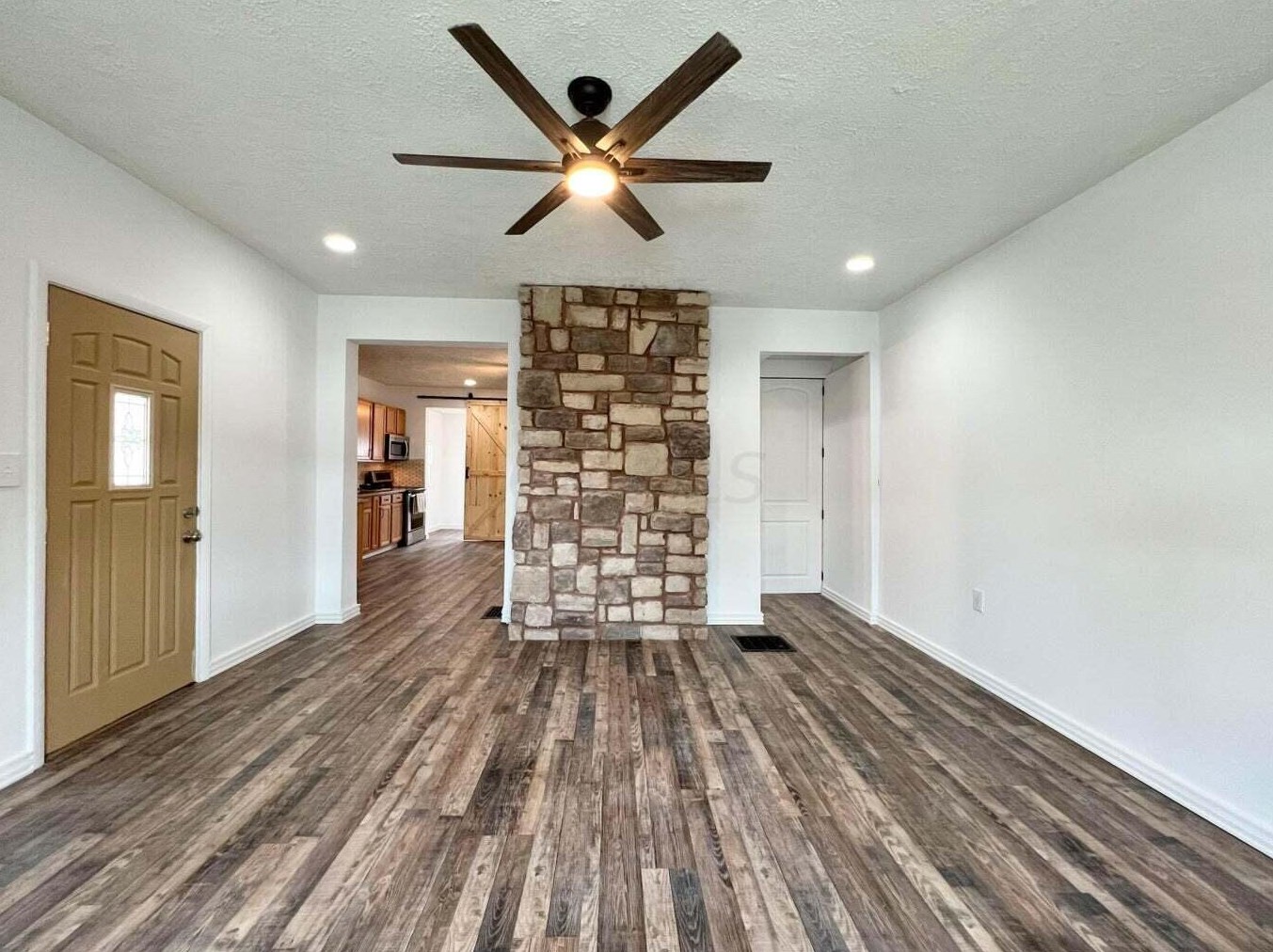 106 Oakley Ave, Columbus OH  43204-3214 exterior