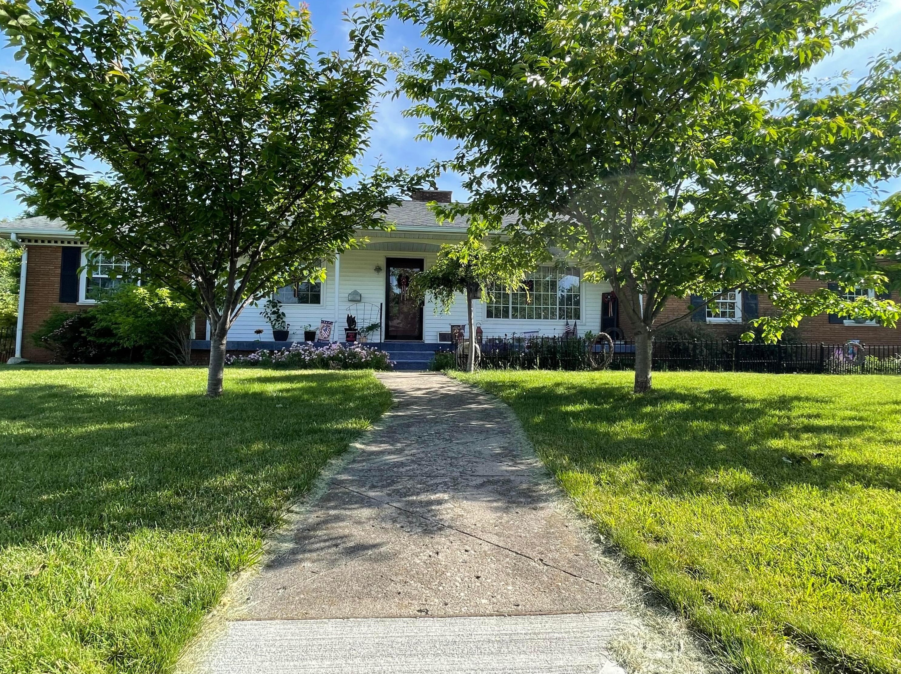 3222 Stephen Dr, Columbus, OH 43204-1754