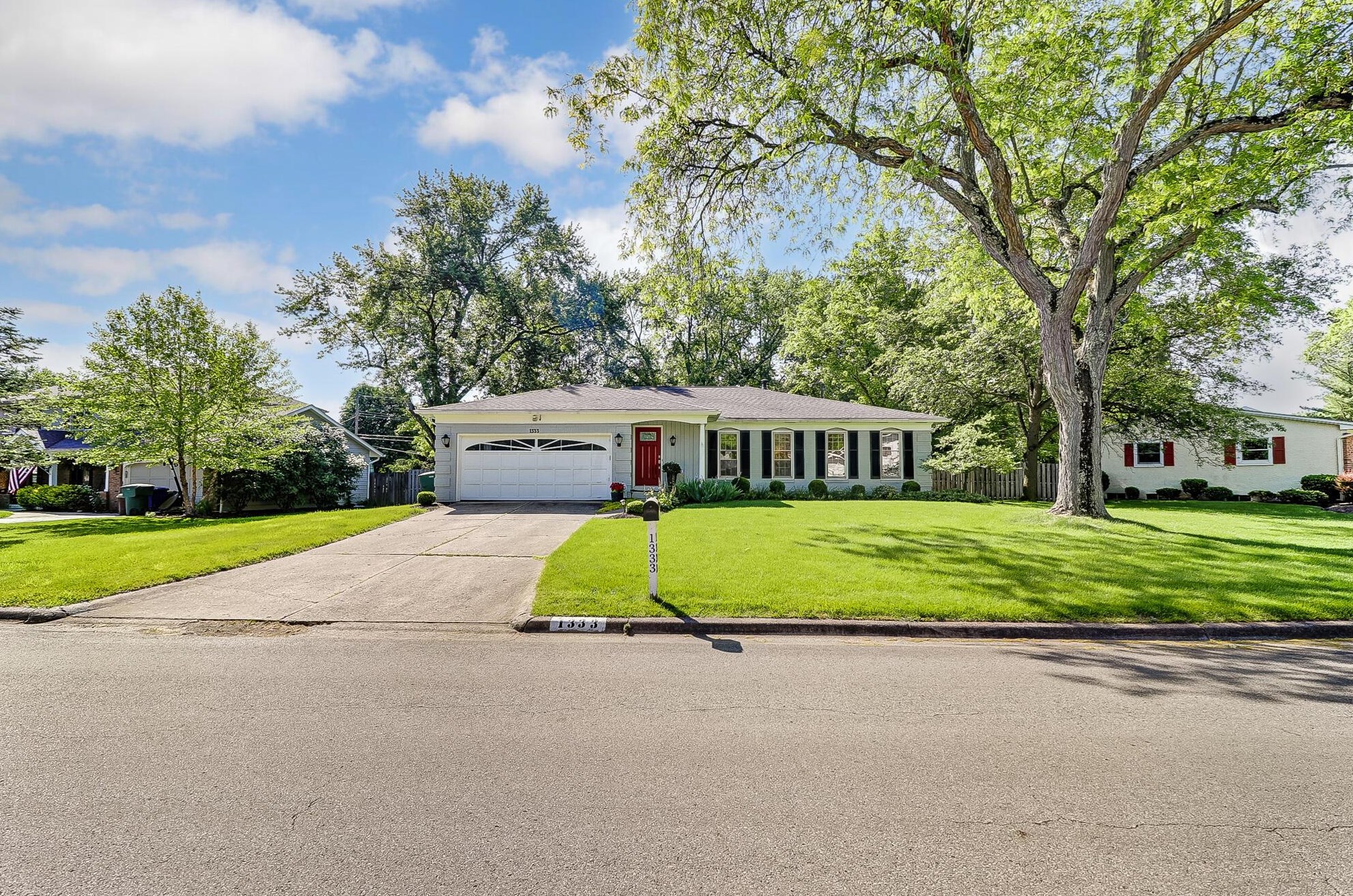 1333 Brookridge Dr, Columbus, OH 43235-4005