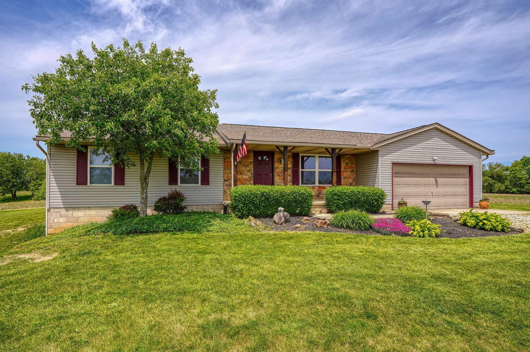 11883 Walker Rd, Ashville, OH 43103